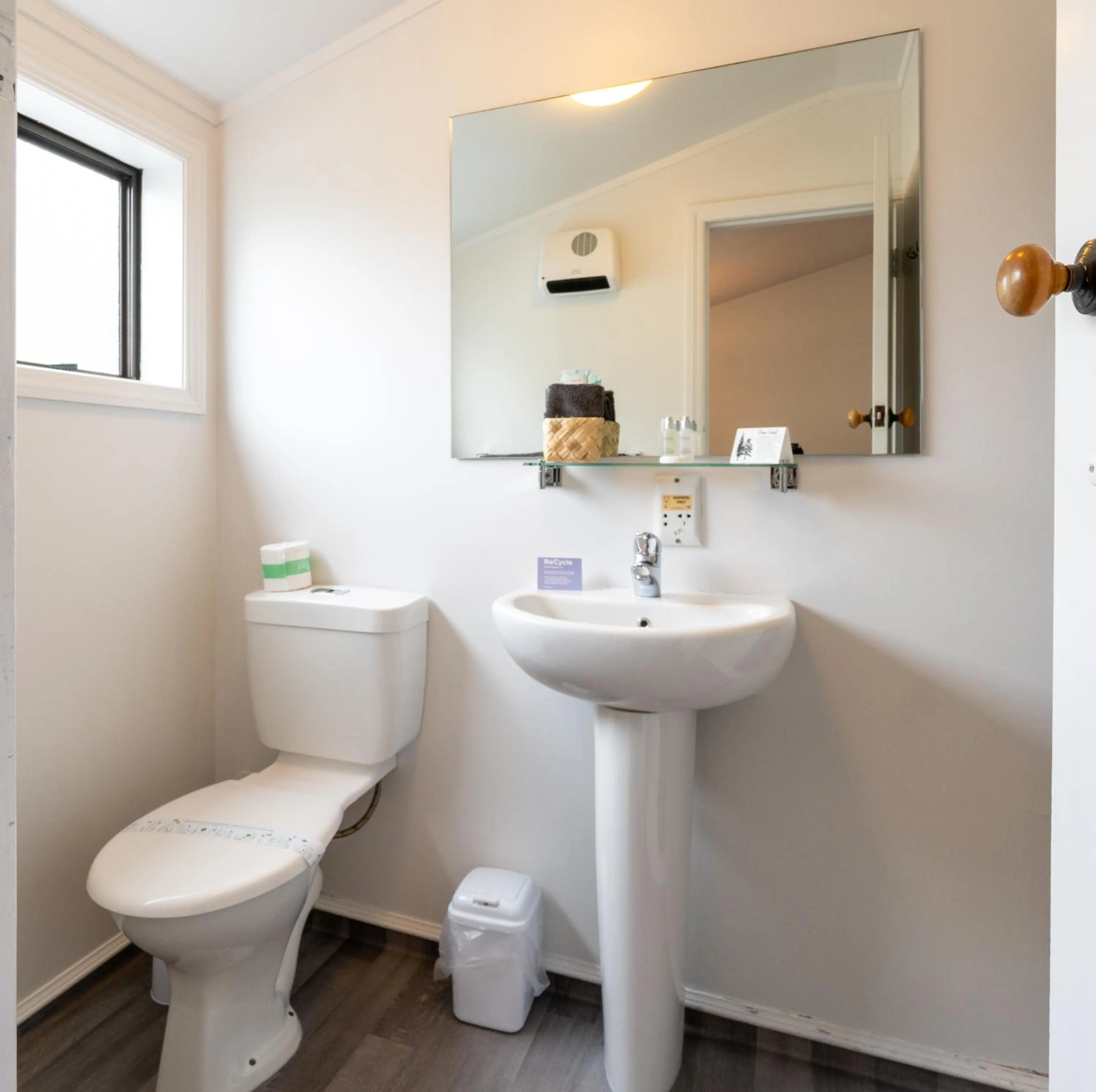 Bathroom in Centennial Court Hotel