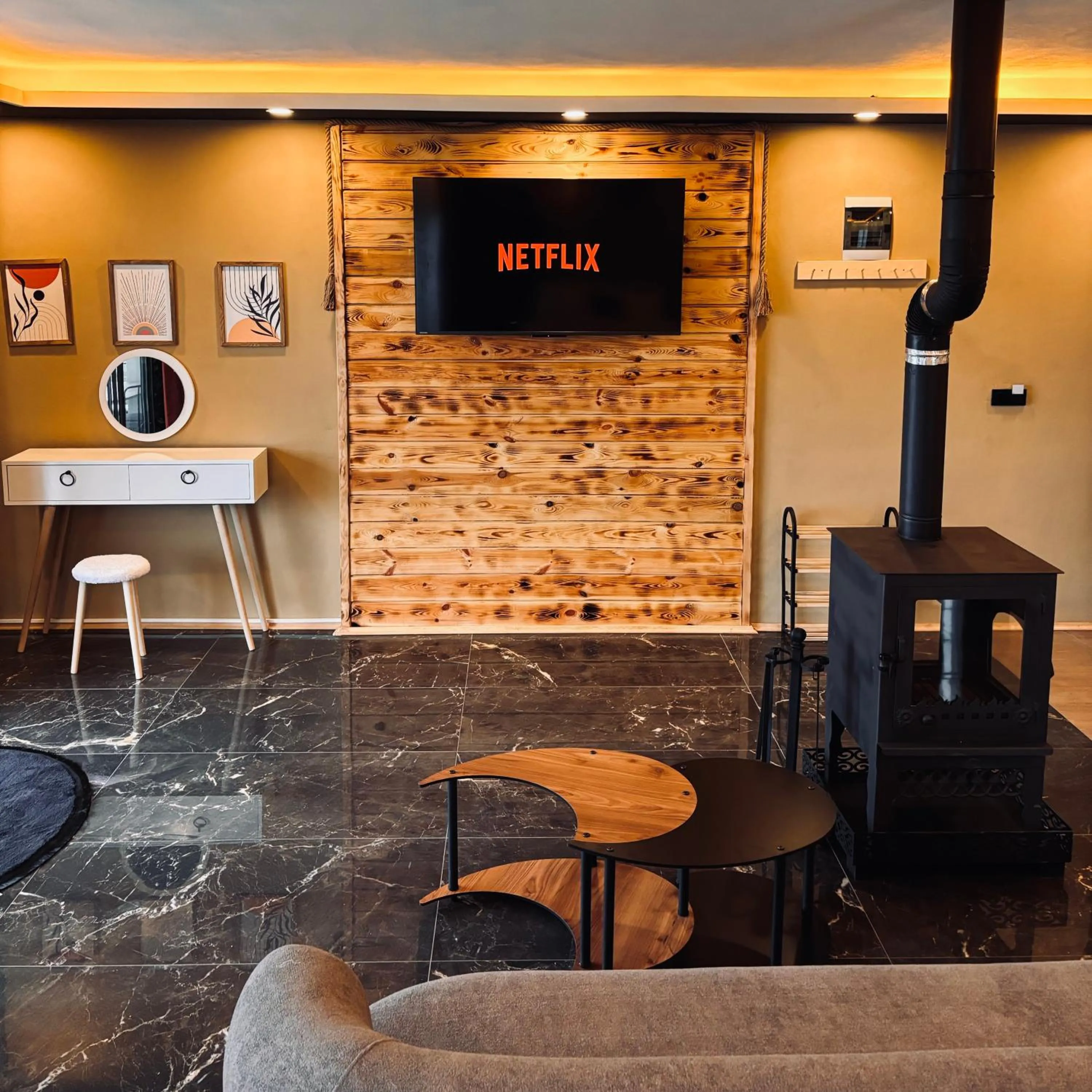 fireplace in Yaylamisun Suite Otel