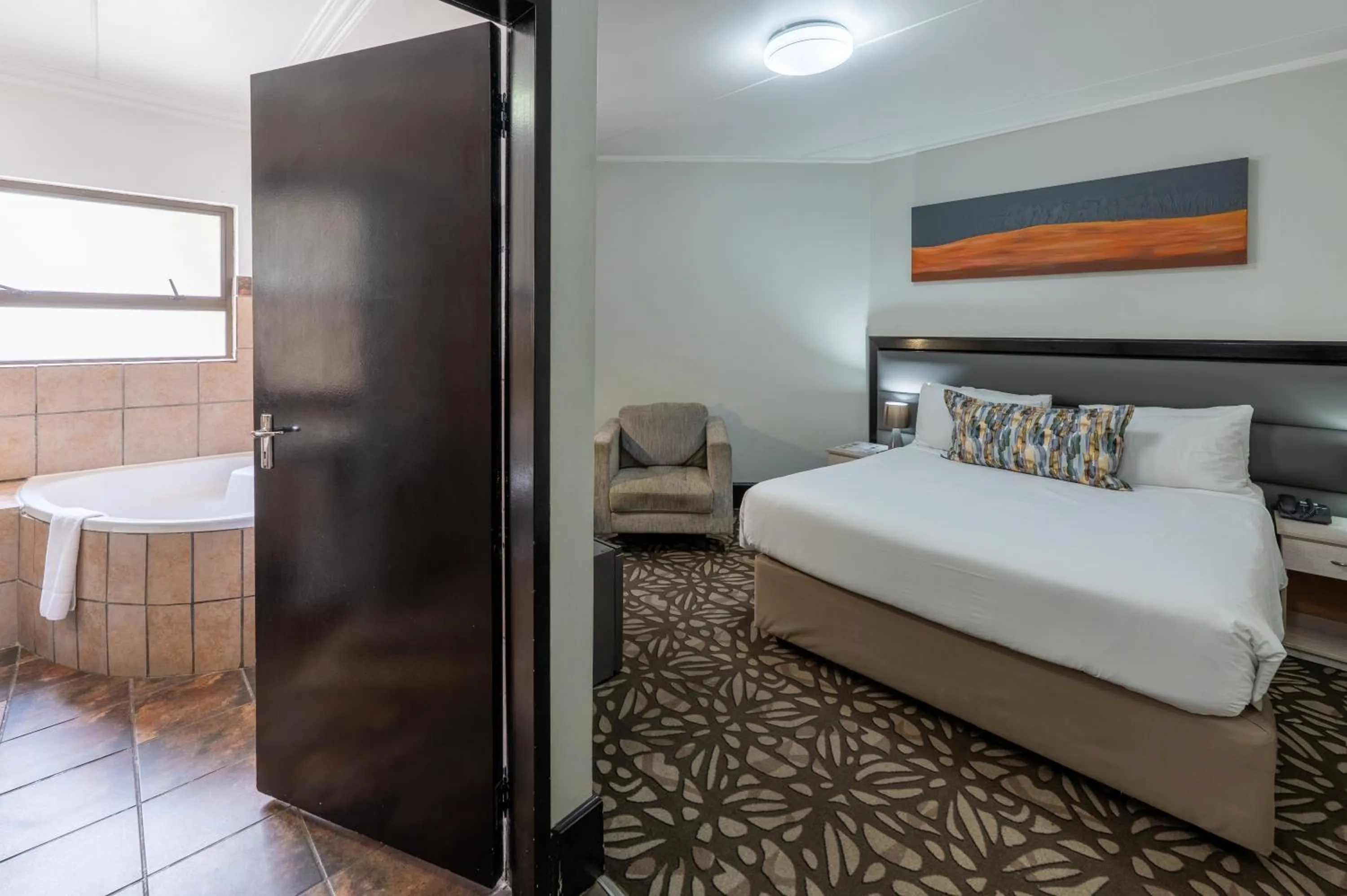 Bed in ANEW Hotel & Convention Centre OR Tambo Johannesburg