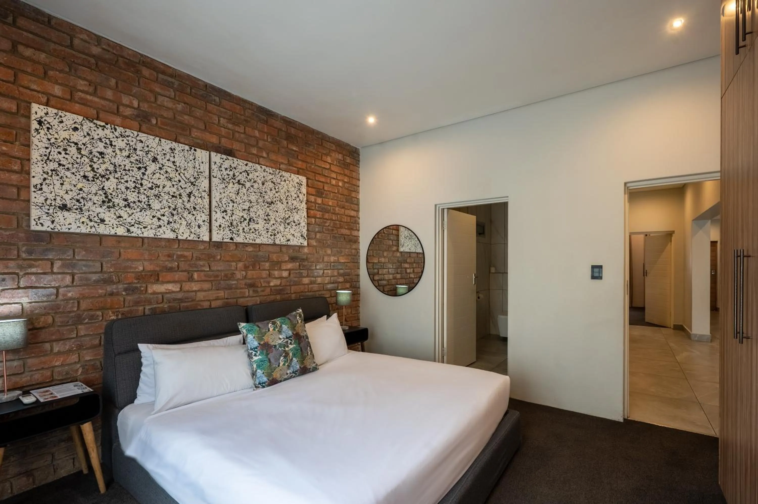 Bed in ANEW Hotel & Convention Centre OR Tambo Johannesburg