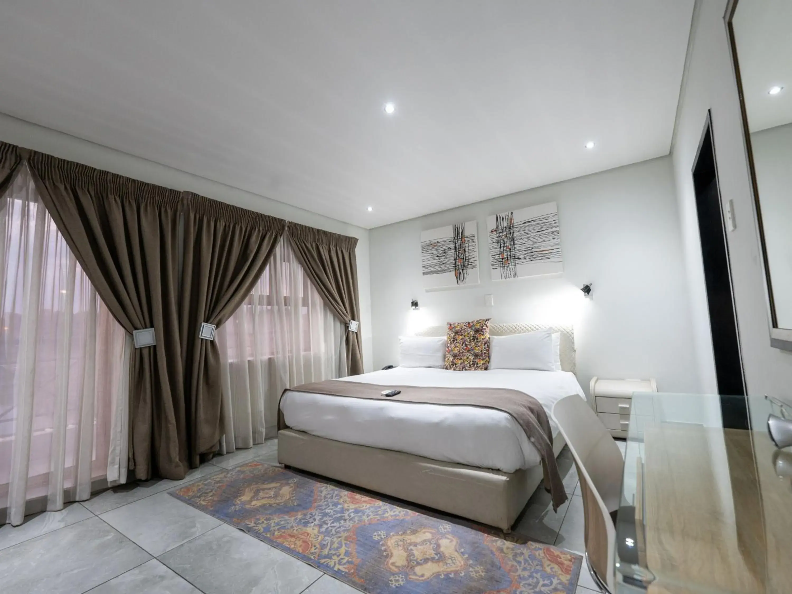 Bed in ANEW Hotel & Convention Centre OR Tambo Johannesburg Bed in ANEW Hotel & Convention Centre OR Tambo Johannesburg