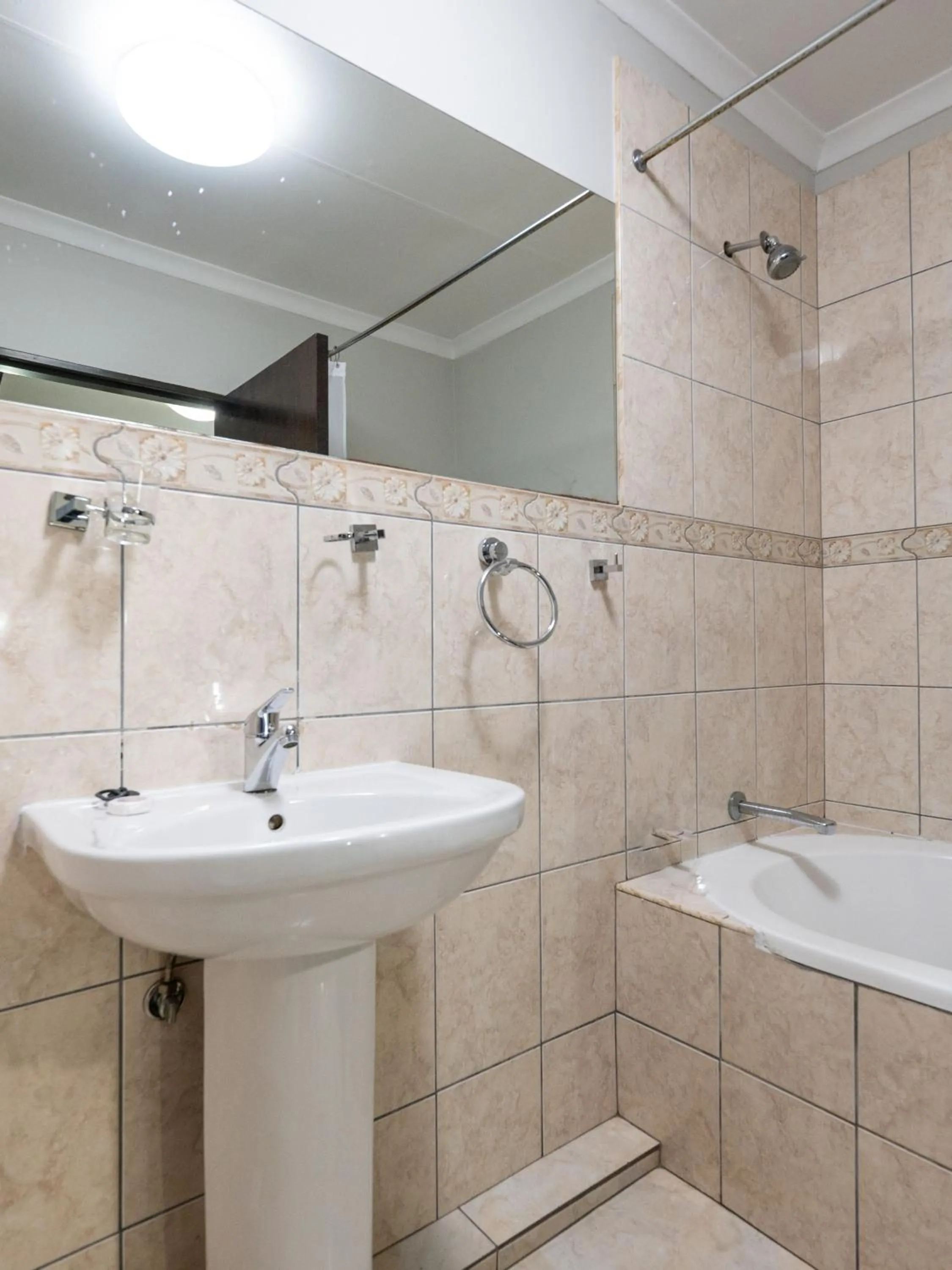 Bathroom in ANEW Hotel & Convention Centre OR Tambo Johannesburg