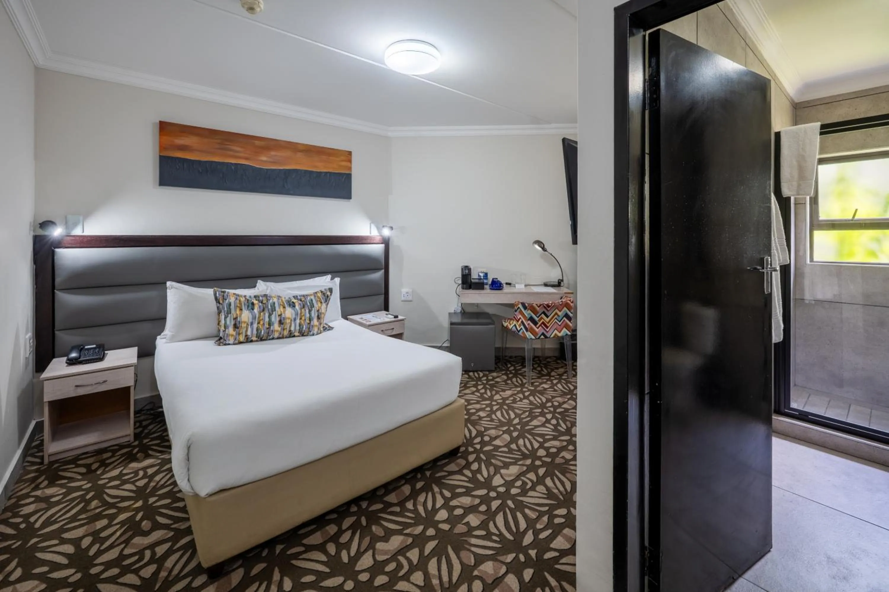 Bed in ANEW Hotel & Convention Centre OR Tambo Johannesburg