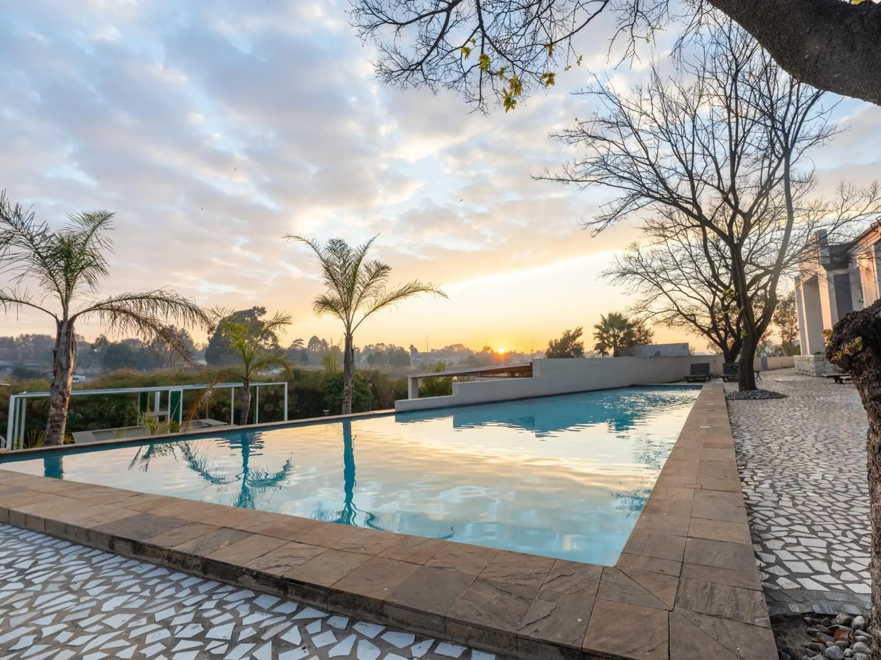 Swimming pool in ANEW Hotel & Convention Centre OR Tambo Johannesburg Swimming pool in ANEW Hotel & Convention Centre OR Tambo Johannesburg