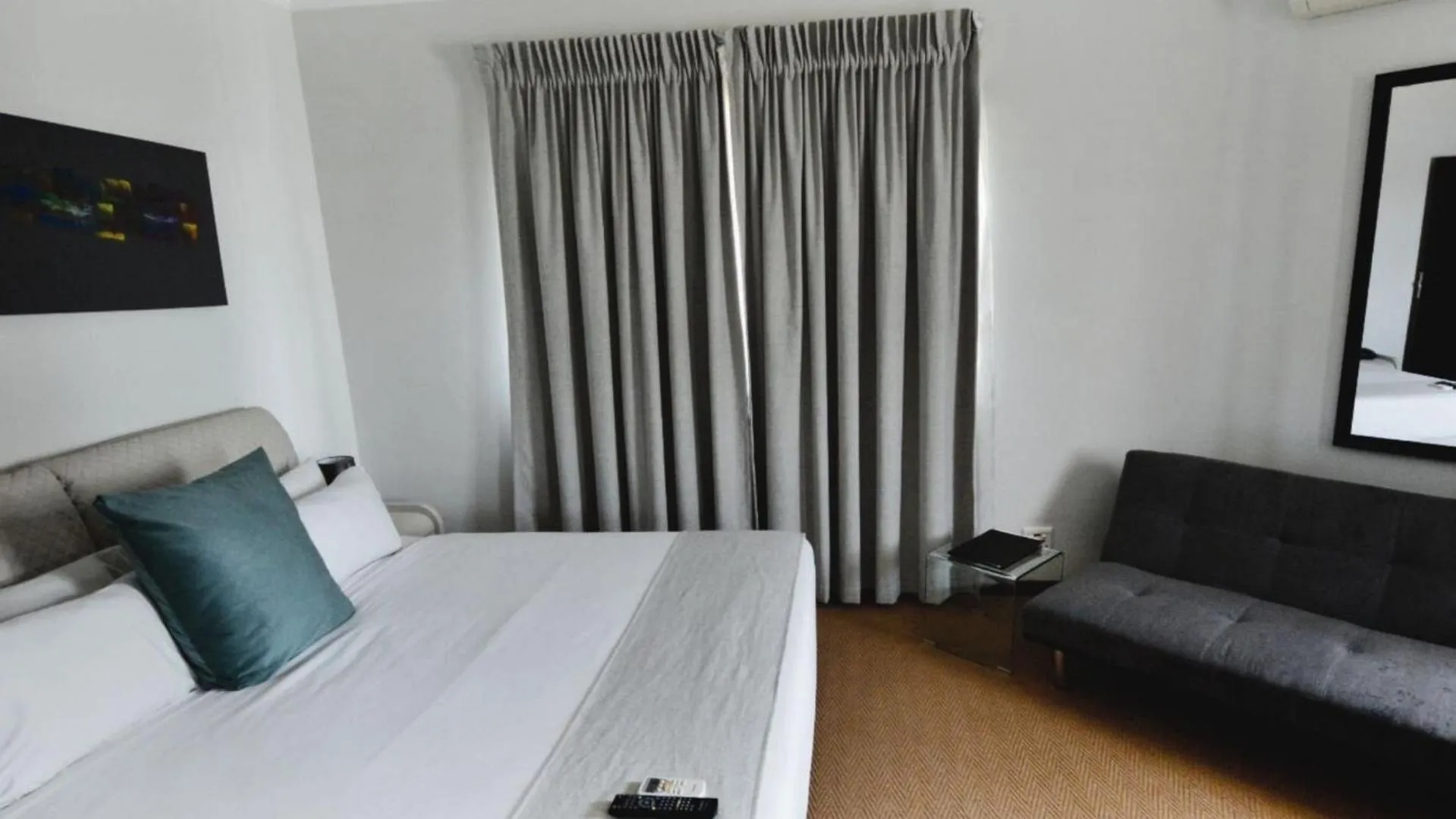 Bed in ANEW Hotel & Convention Centre OR Tambo Johannesburg