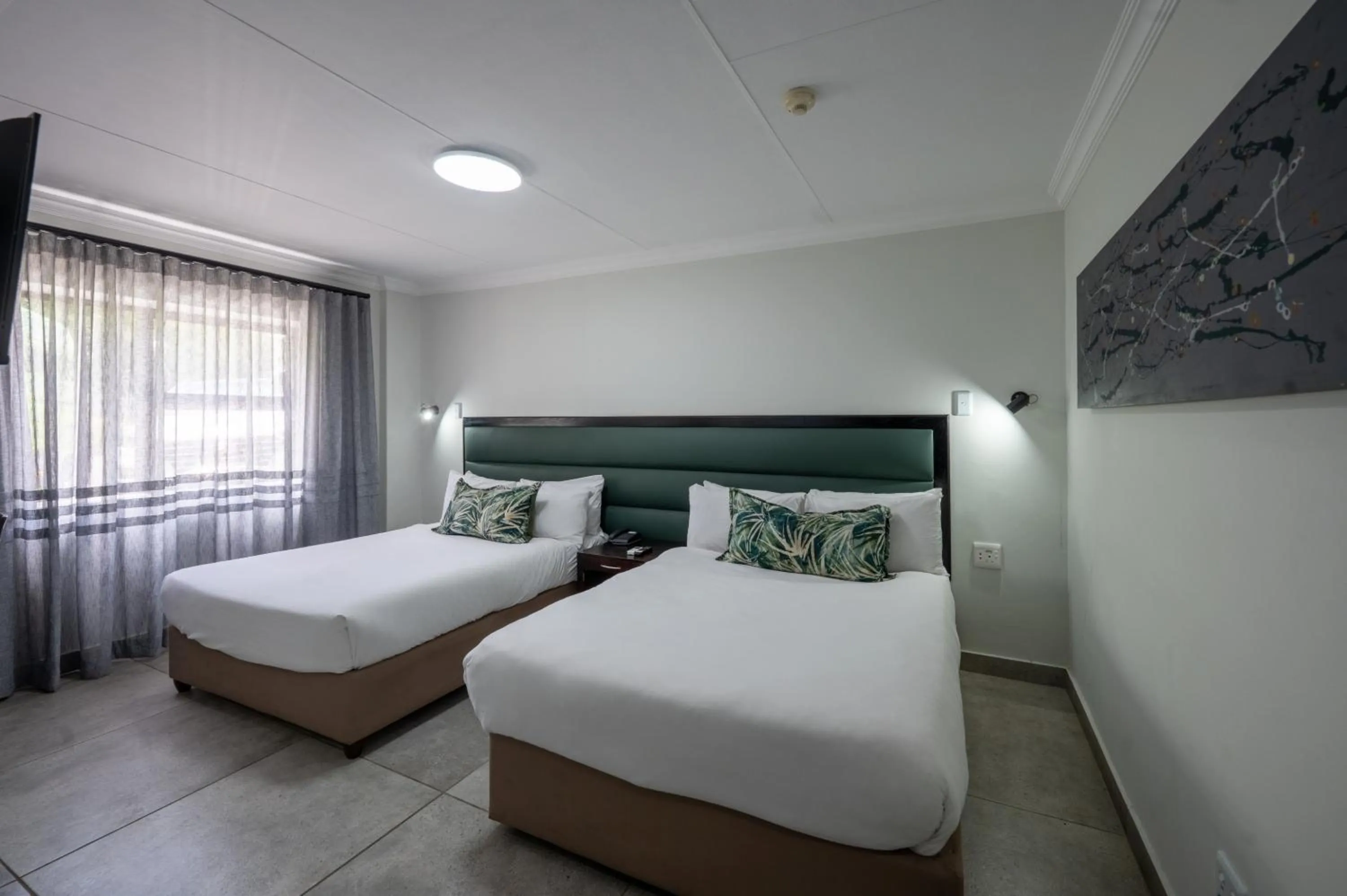 Bed in ANEW Hotel & Convention Centre OR Tambo Johannesburg