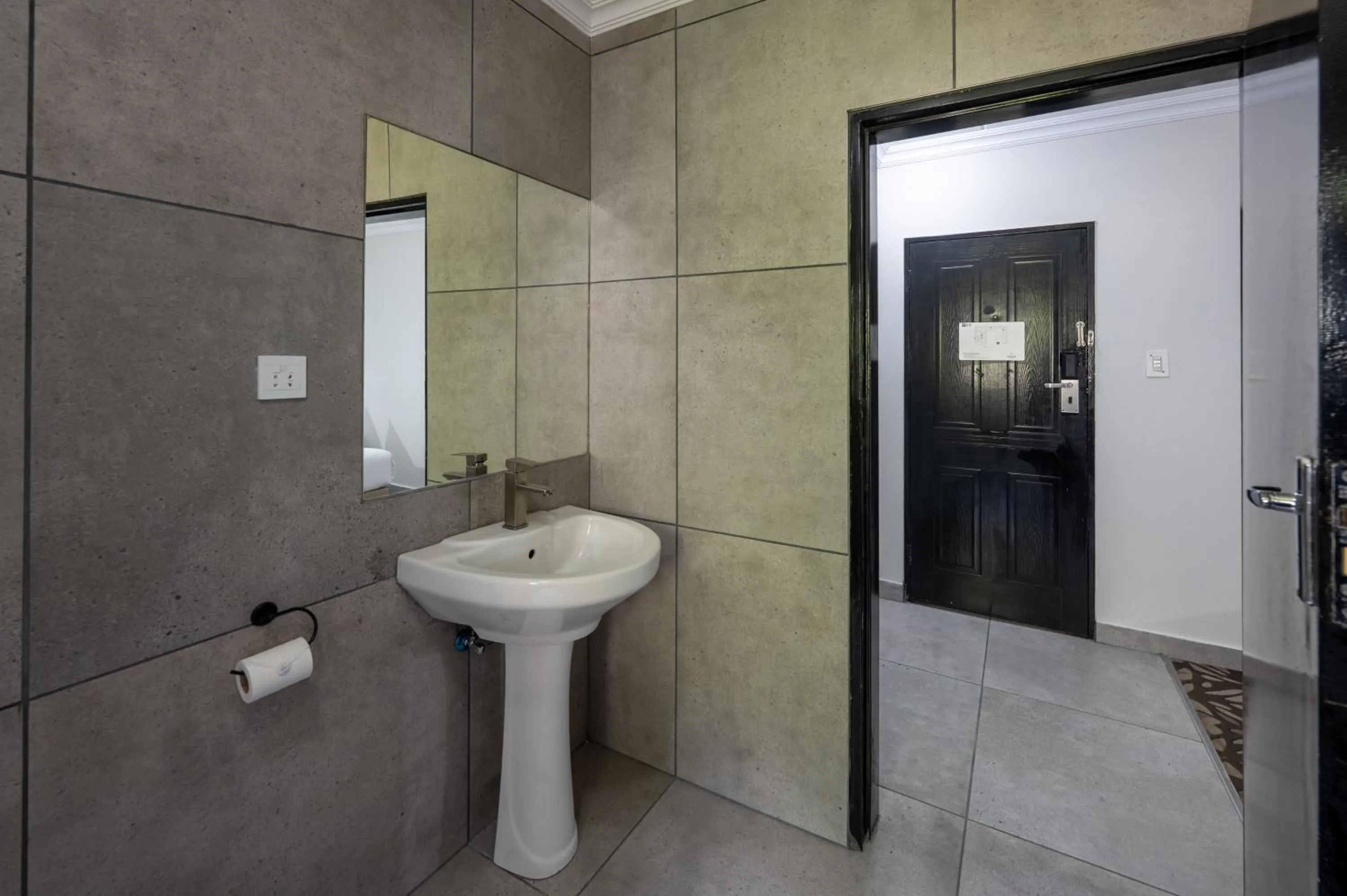Shower in ANEW Hotel & Convention Centre OR Tambo Johannesburg