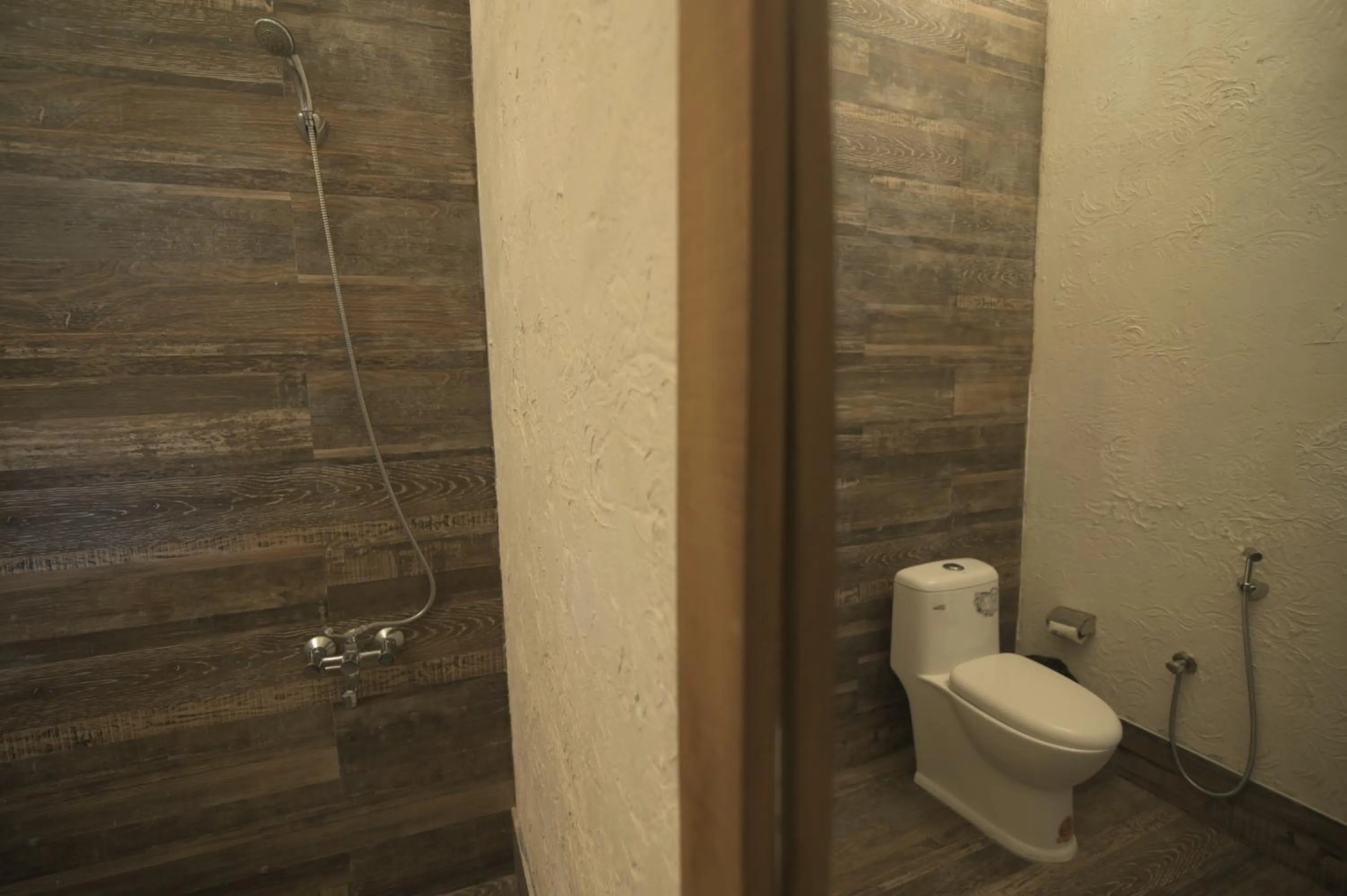 Shower, Bathroom in InDa hotel