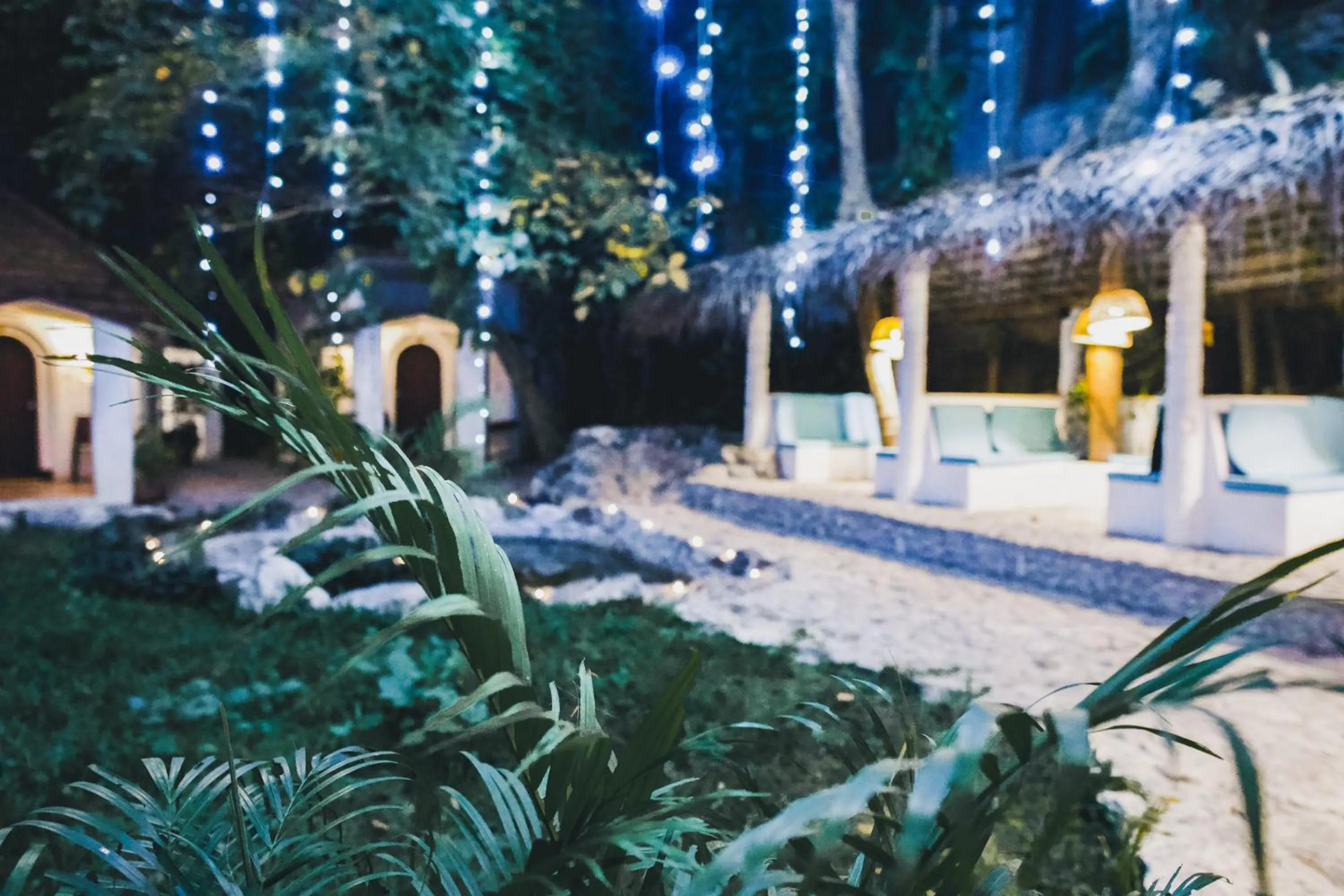 Patio, Swimming Pool in InDa hotel