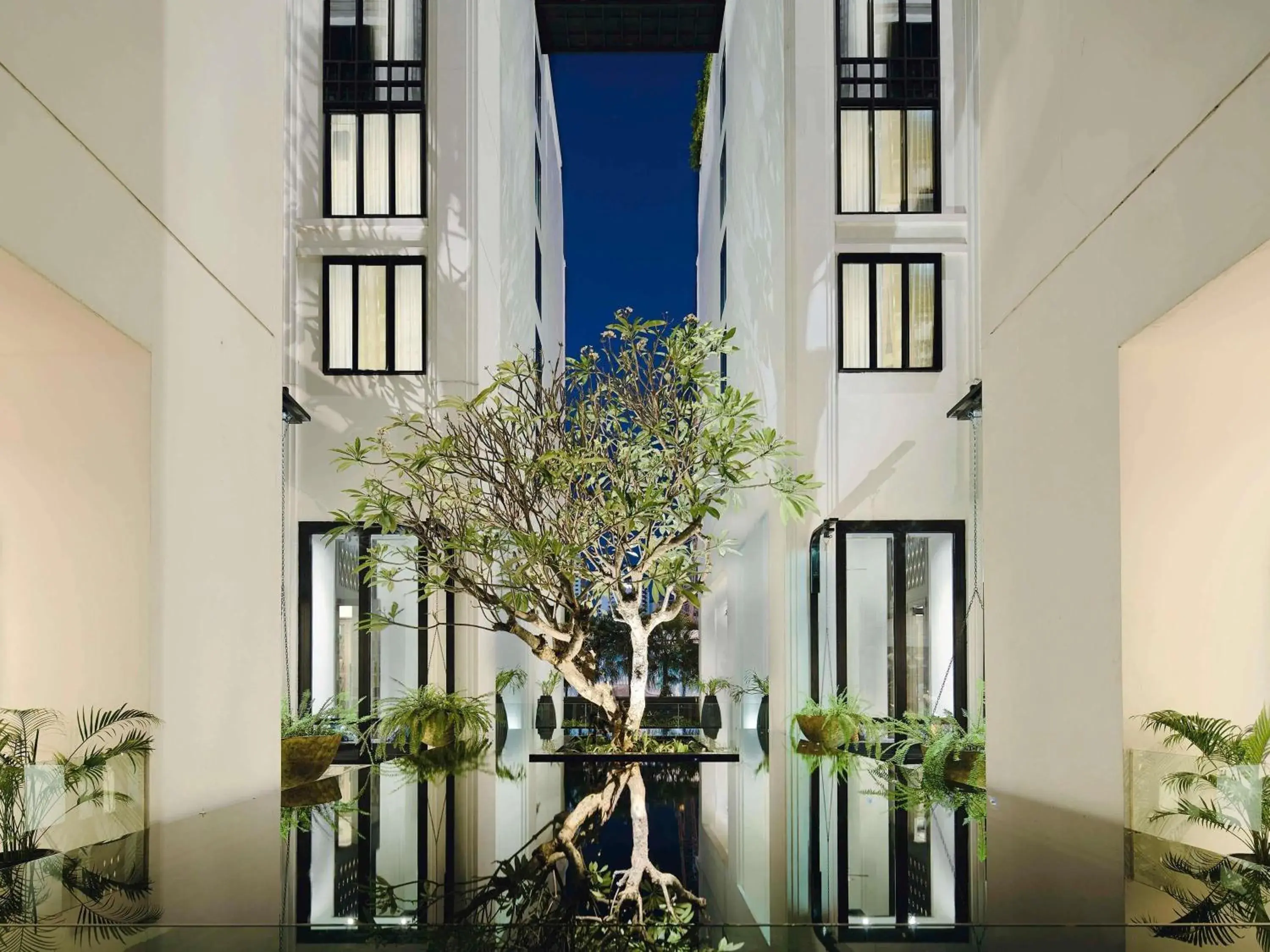 Property building in Mövenpick Hotel Sukhumvit 15 Bangkok Property building in Mövenpick Hotel Sukhumvit 15 Bangkok