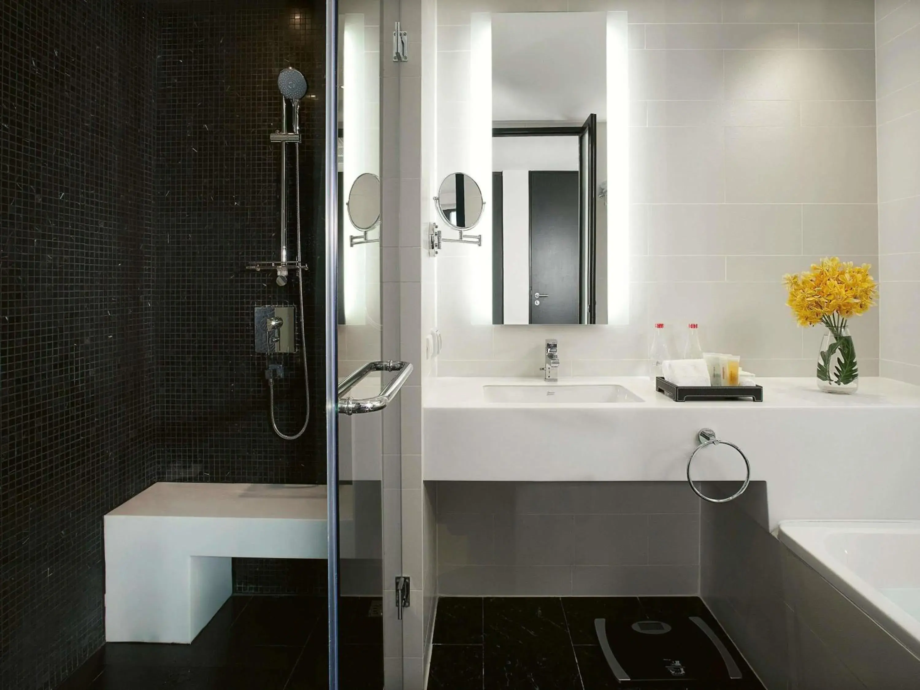 Bedroom in Mövenpick Hotel Sukhumvit 15 Bangkok Bedroom in Mövenpick Hotel Sukhumvit 15 Bangkok