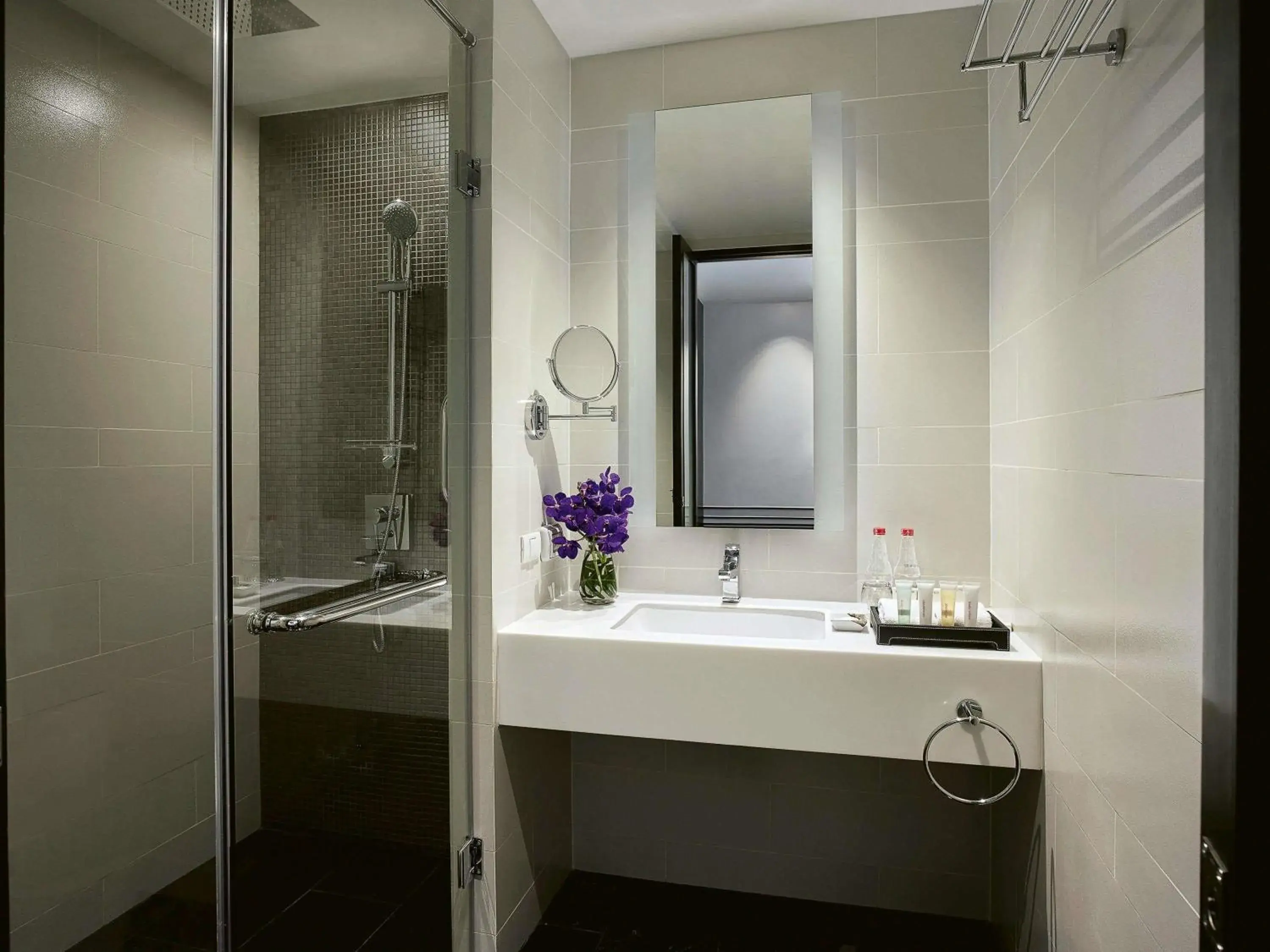 Bedroom in Mövenpick Hotel Sukhumvit 15 Bangkok Bedroom in Mövenpick Hotel Sukhumvit 15 Bangkok