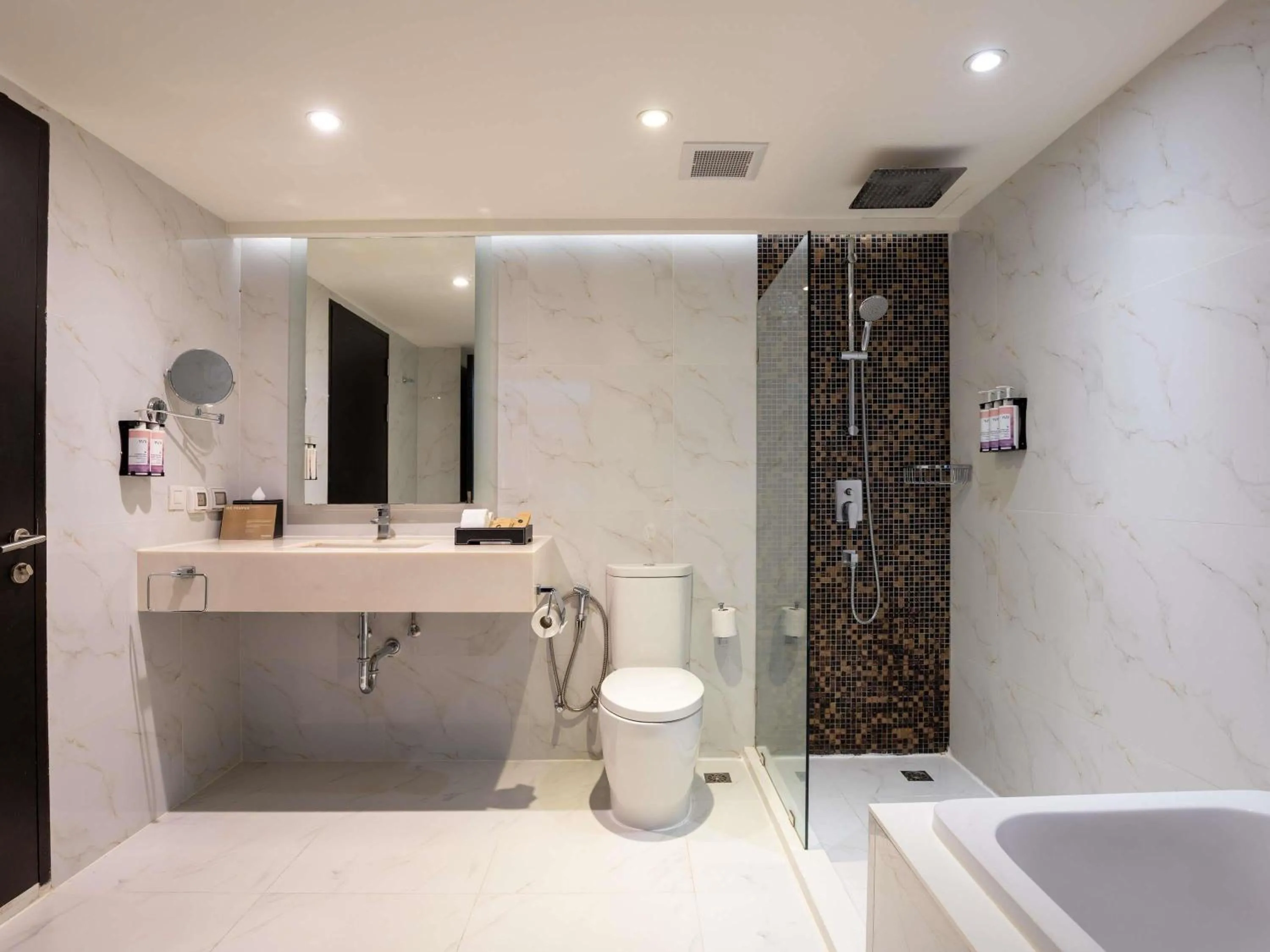 Bedroom in Mövenpick Hotel Sukhumvit 15 Bangkok