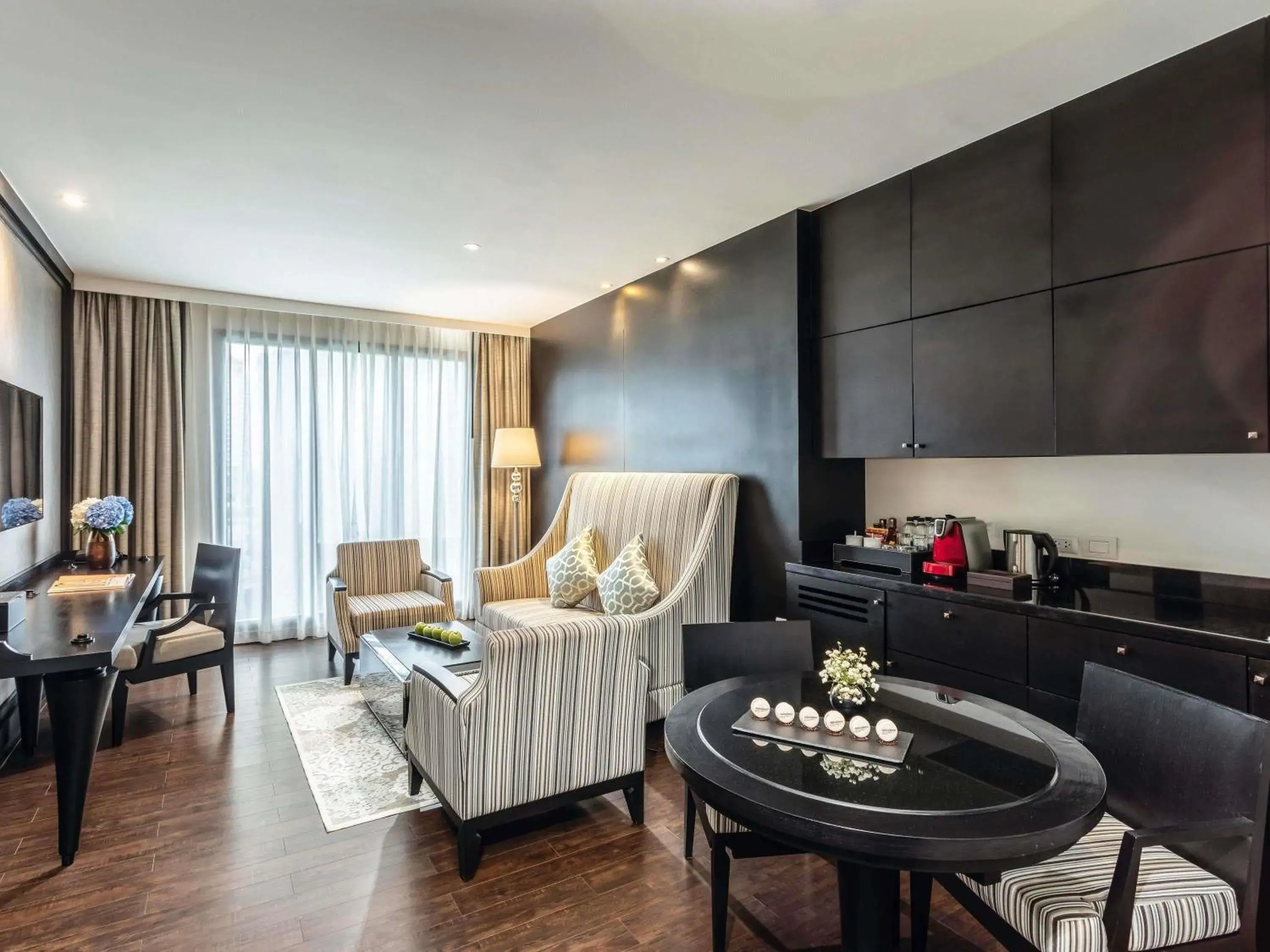 Bedroom in Mövenpick Hotel Sukhumvit 15 Bangkok Bedroom in Mövenpick Hotel Sukhumvit 15 Bangkok