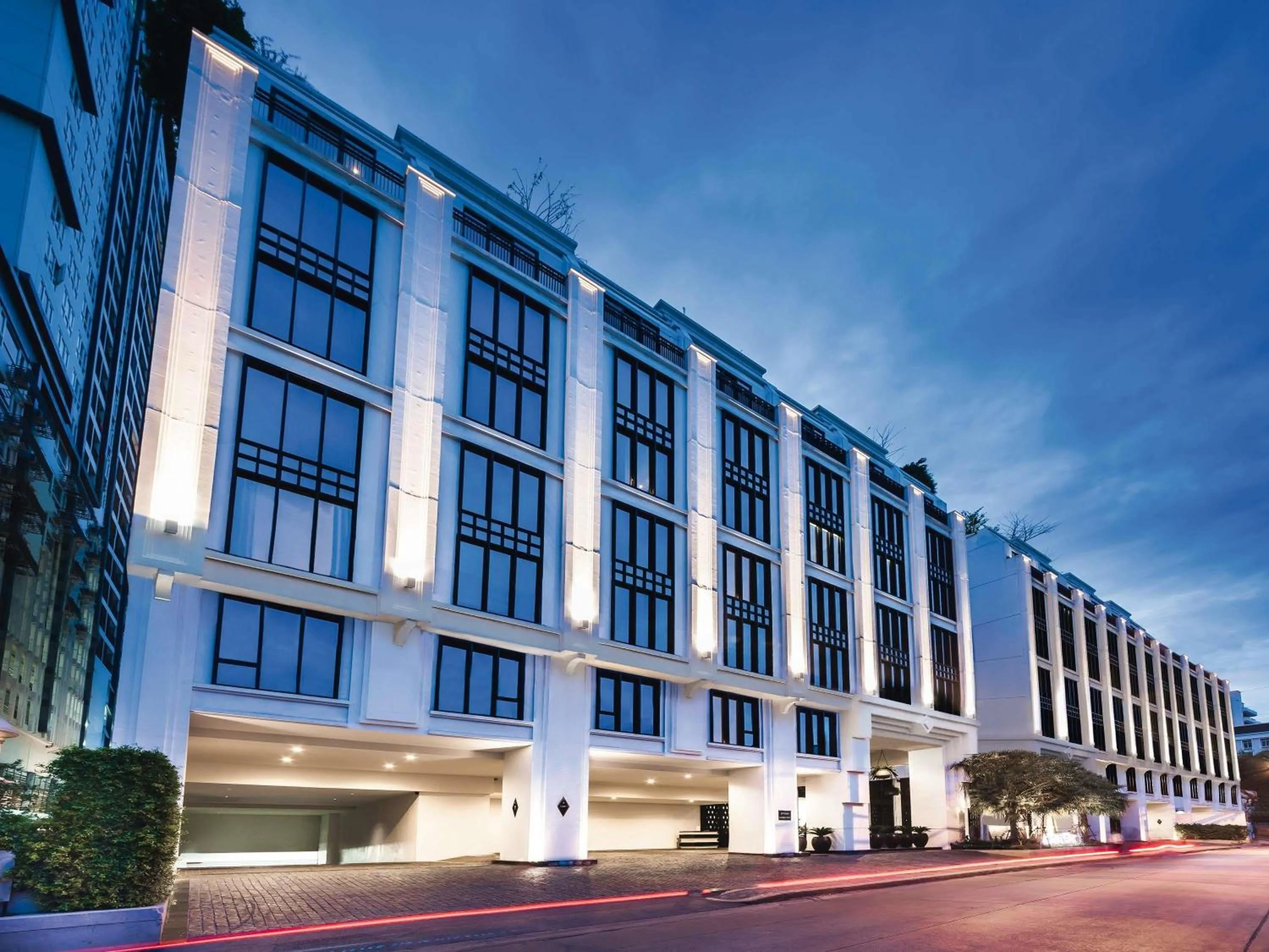 Property building in Mövenpick Hotel Sukhumvit 15 Bangkok
