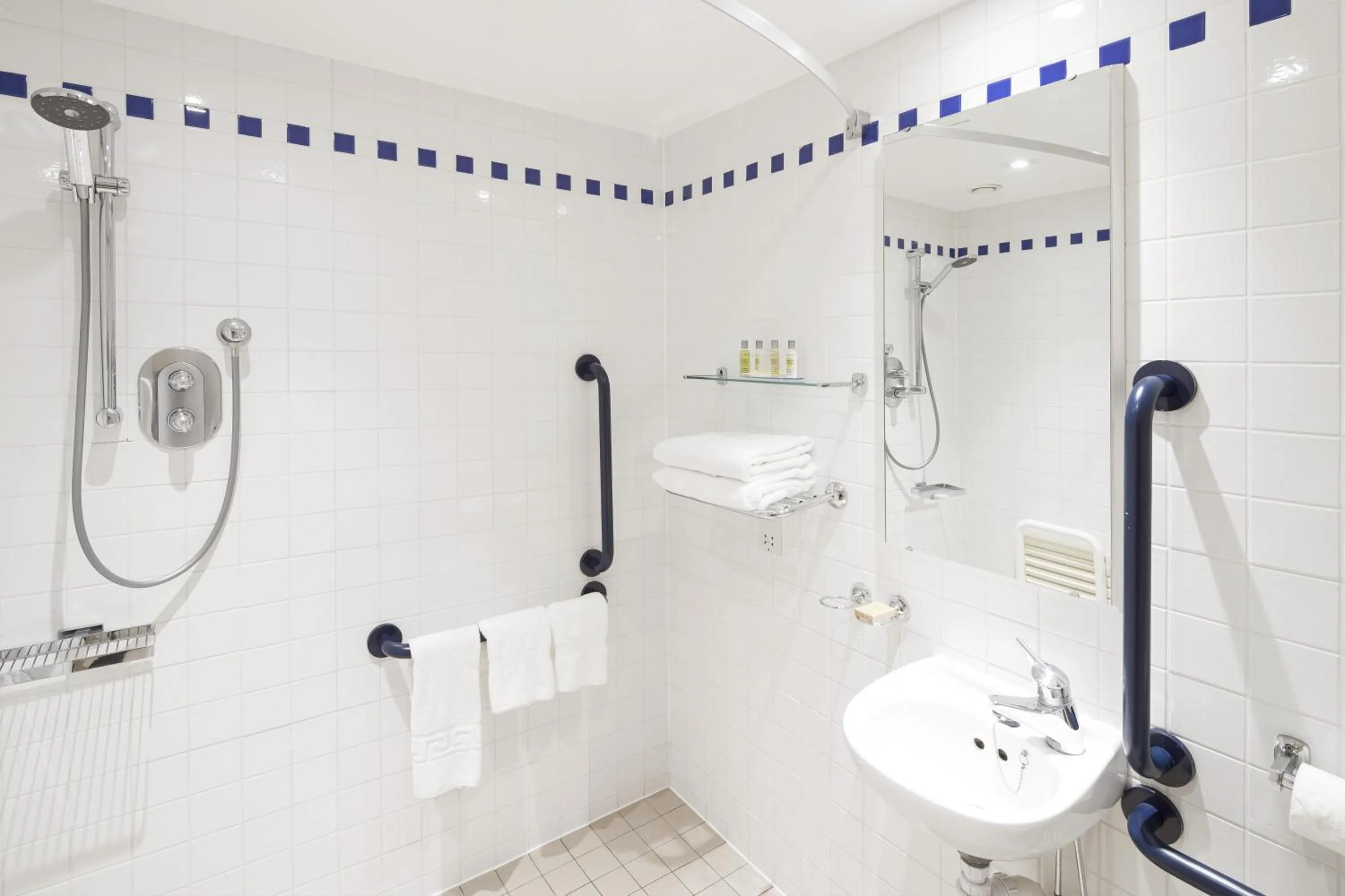 Bathroom in Hilton Garden Inn Bristol City Centre