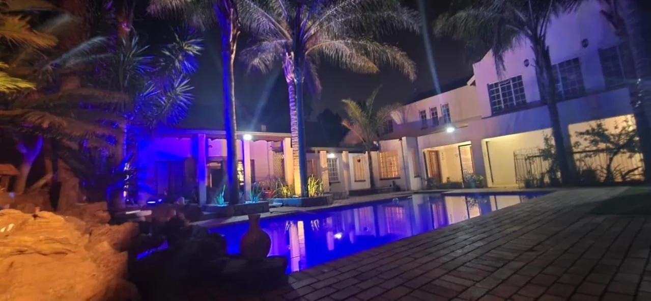 Swimming pool in Six Valk Avenue Guest House