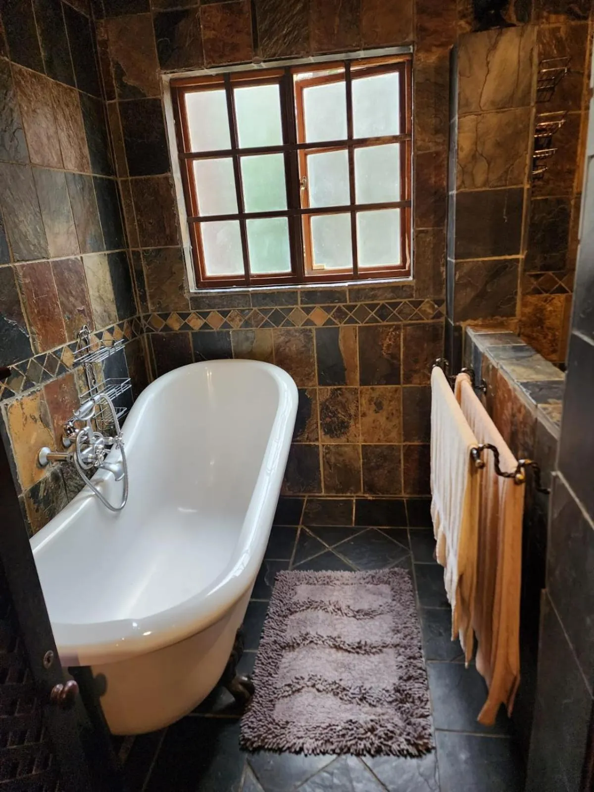 Six Valk Avenue Guest House