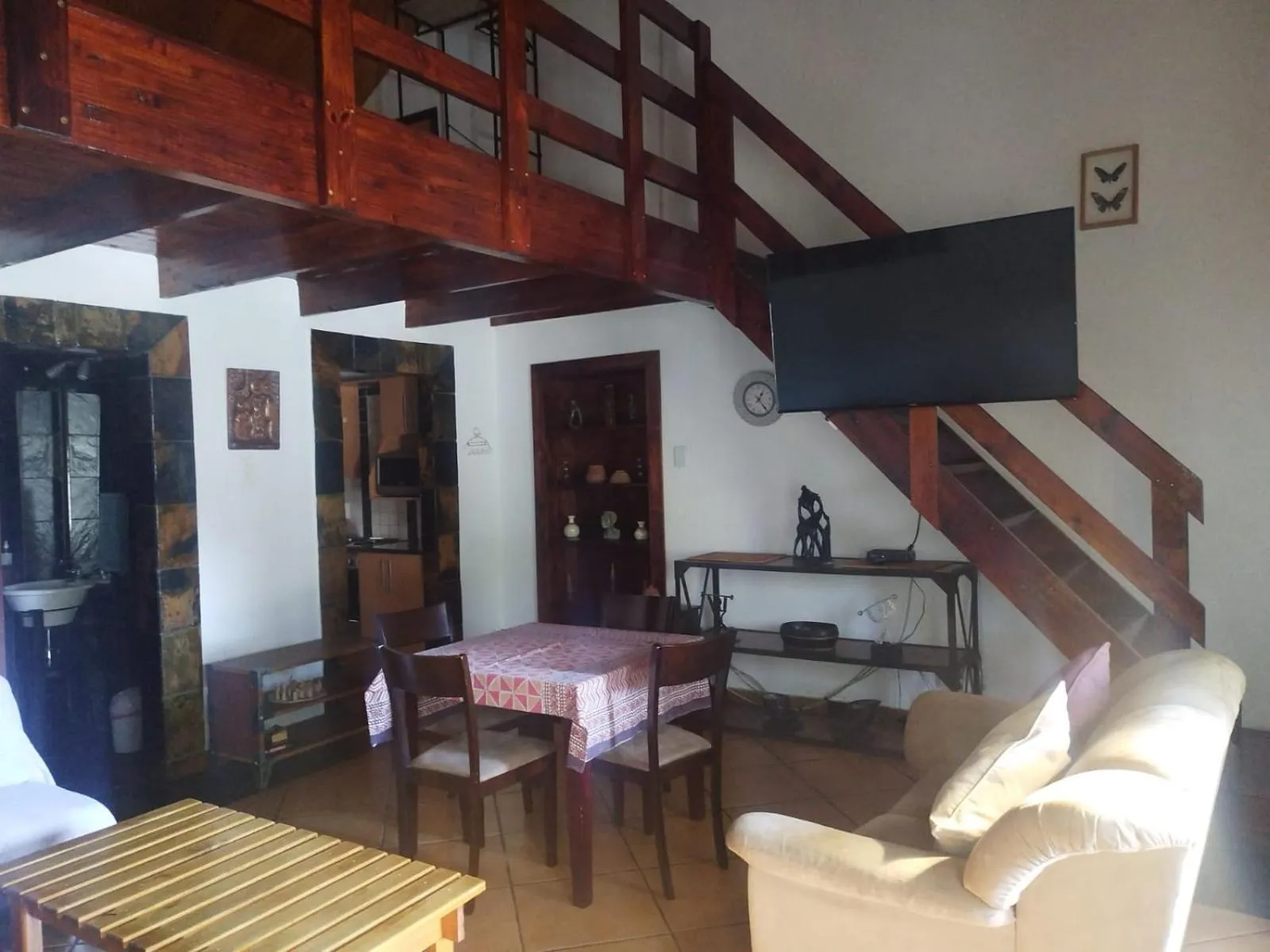 Six Valk Avenue Guest House