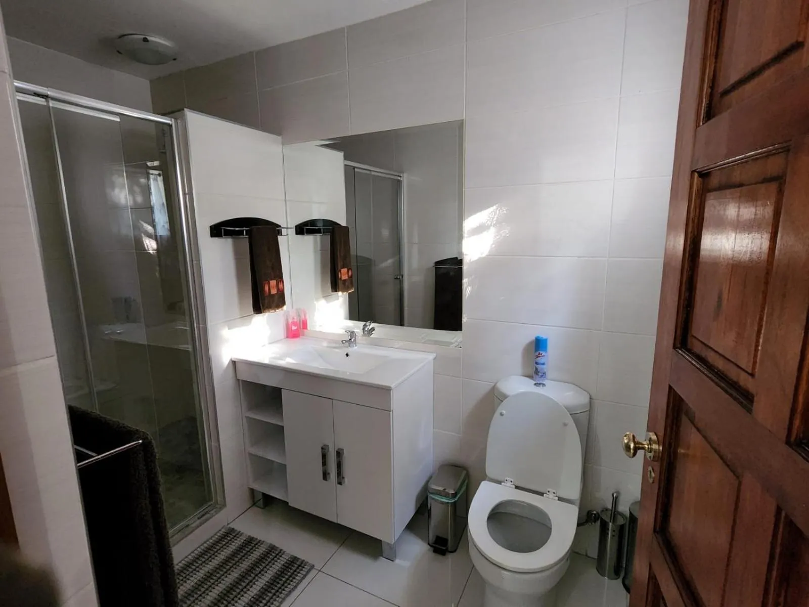 Six Valk Avenue Guest House