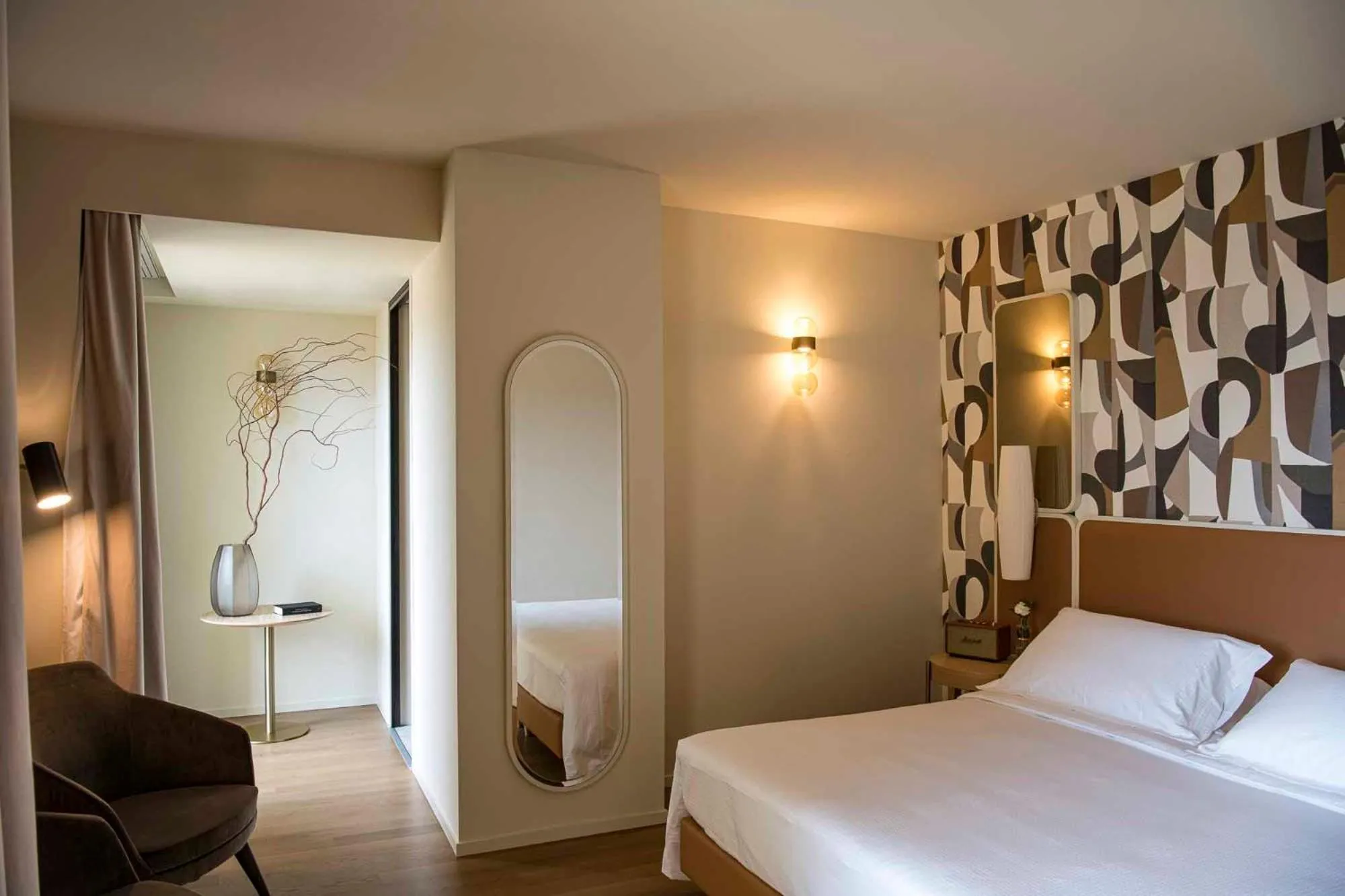 Photo of the whole room, Bed in Columbus Urban Resort