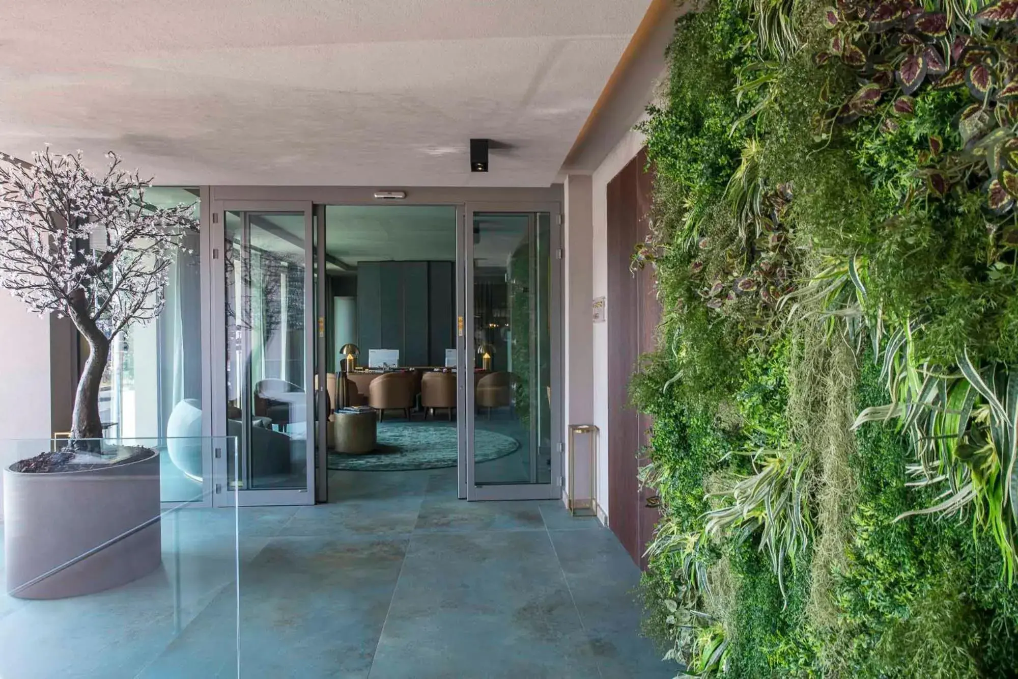 Facade/entrance in Columbus Urban Resort Facade/entrance in Columbus Urban Resort