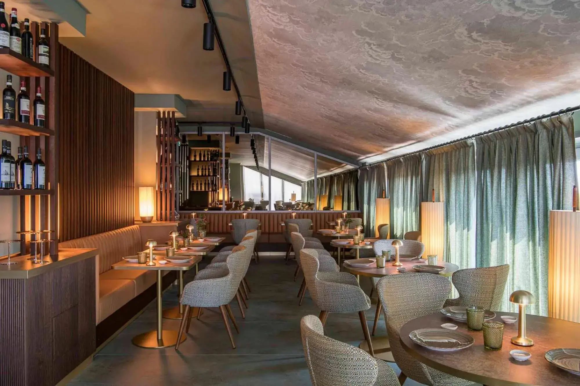 Lounge or bar in Columbus Urban Resort Lounge or bar in Columbus Urban Resort