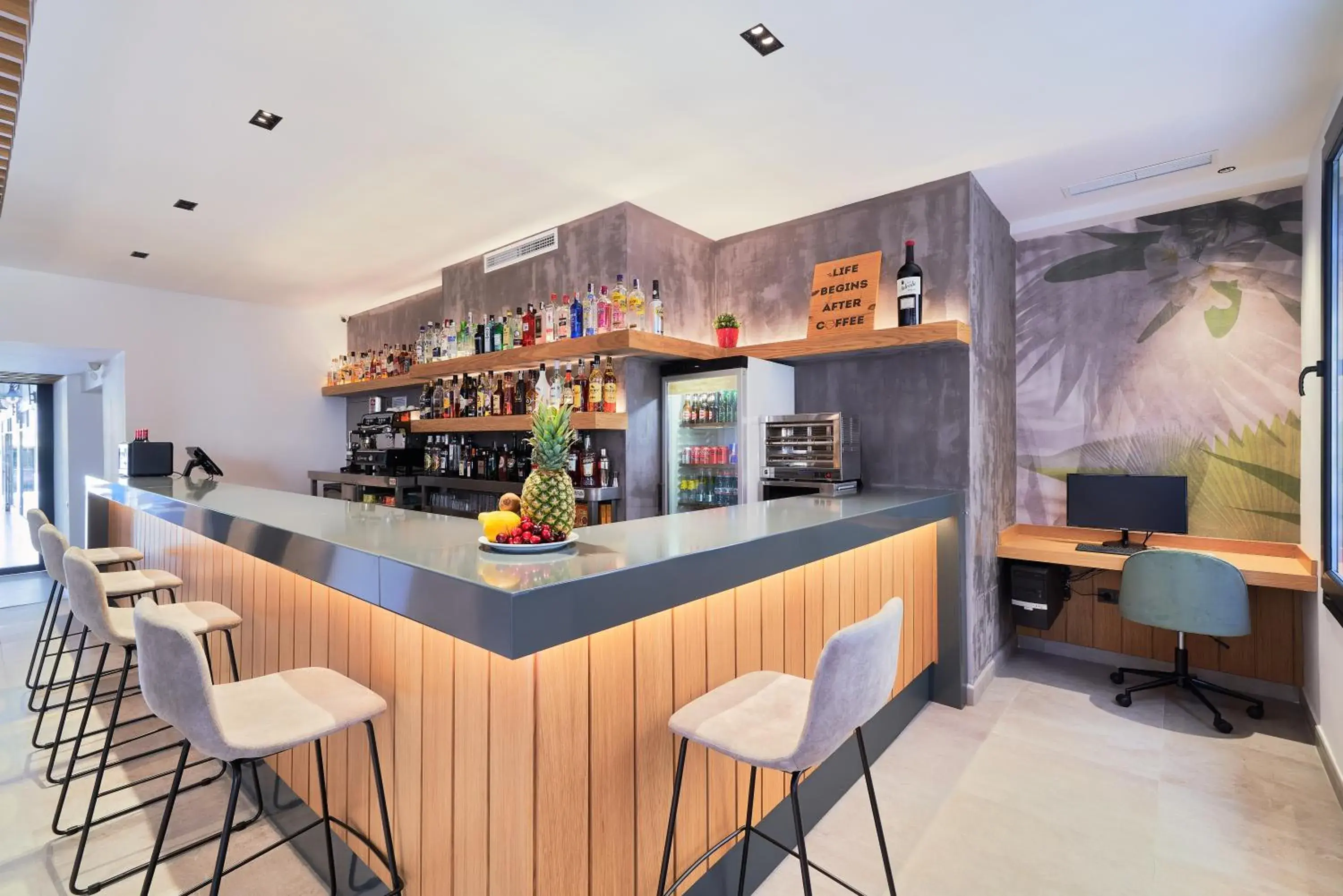 Restaurant/places to eat in Hostal Sol y Miel Restaurant/places to eat in Hostal Sol y Miel