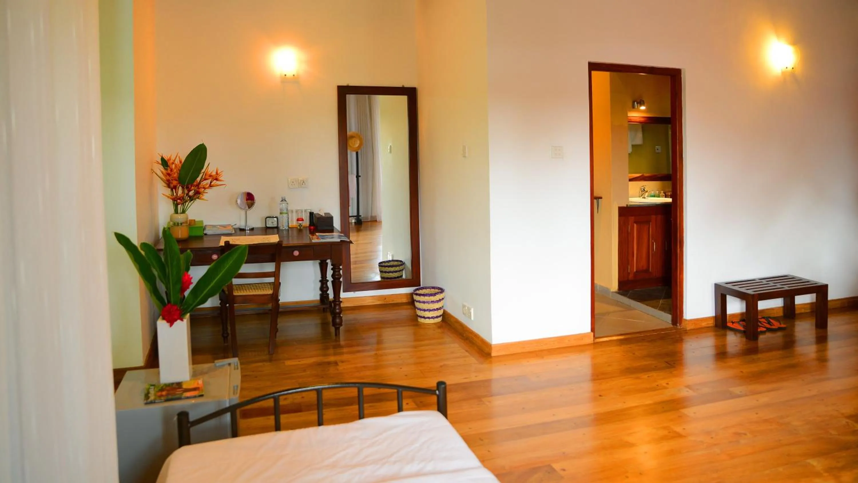 Area and facilities in Tropical Retreat