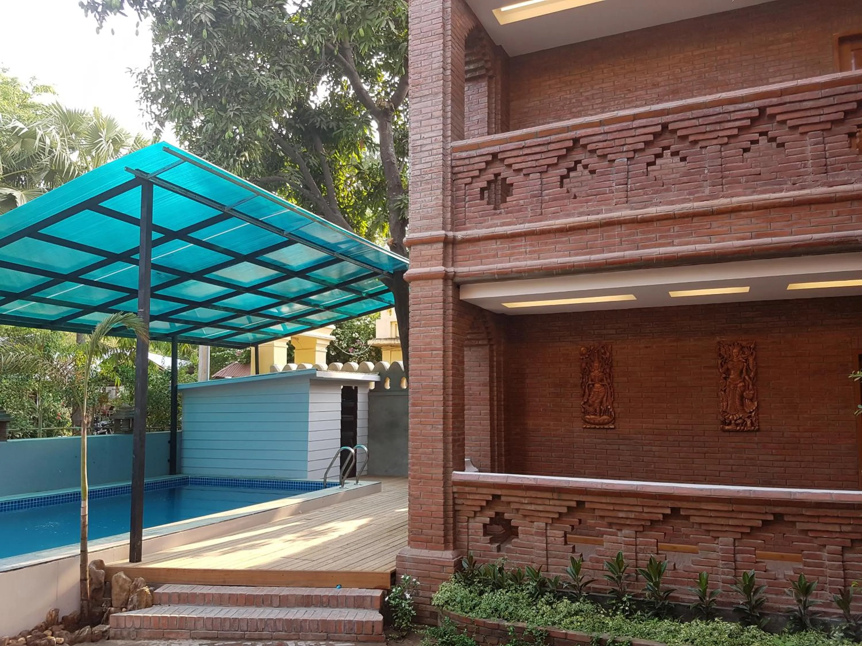 Swimming pool in Northern Breeze Hotel