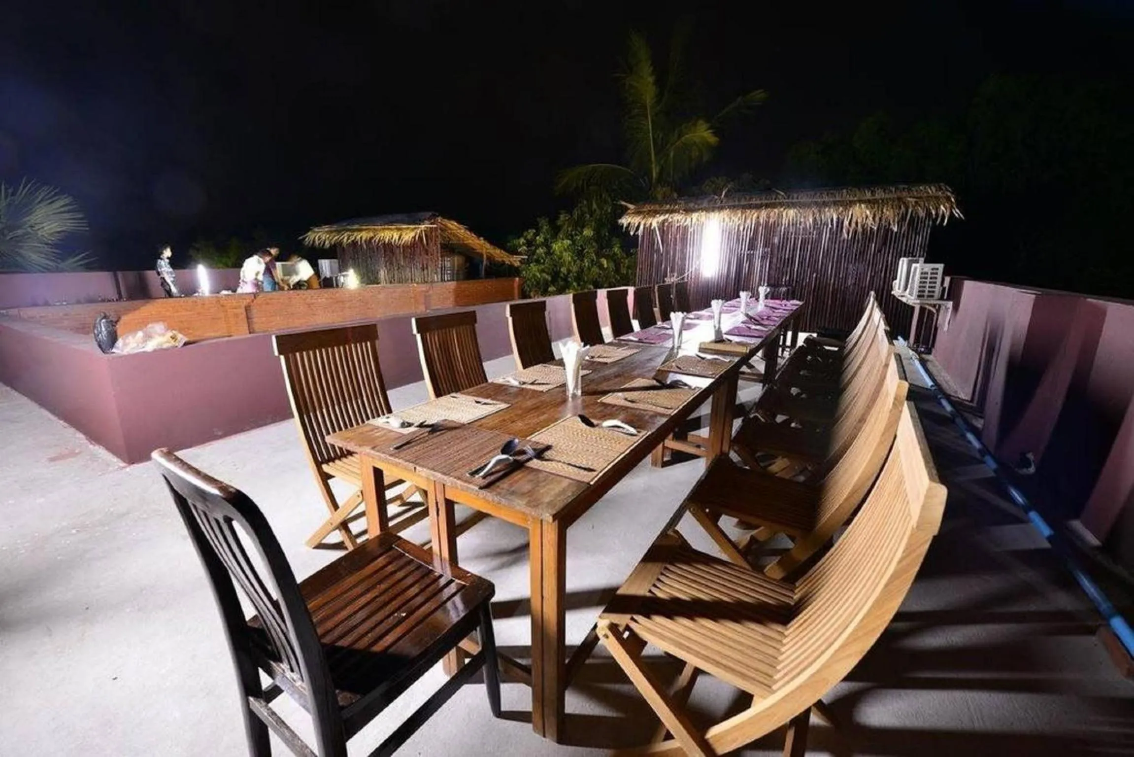 Restaurant/places to eat in Northern Breeze Hotel