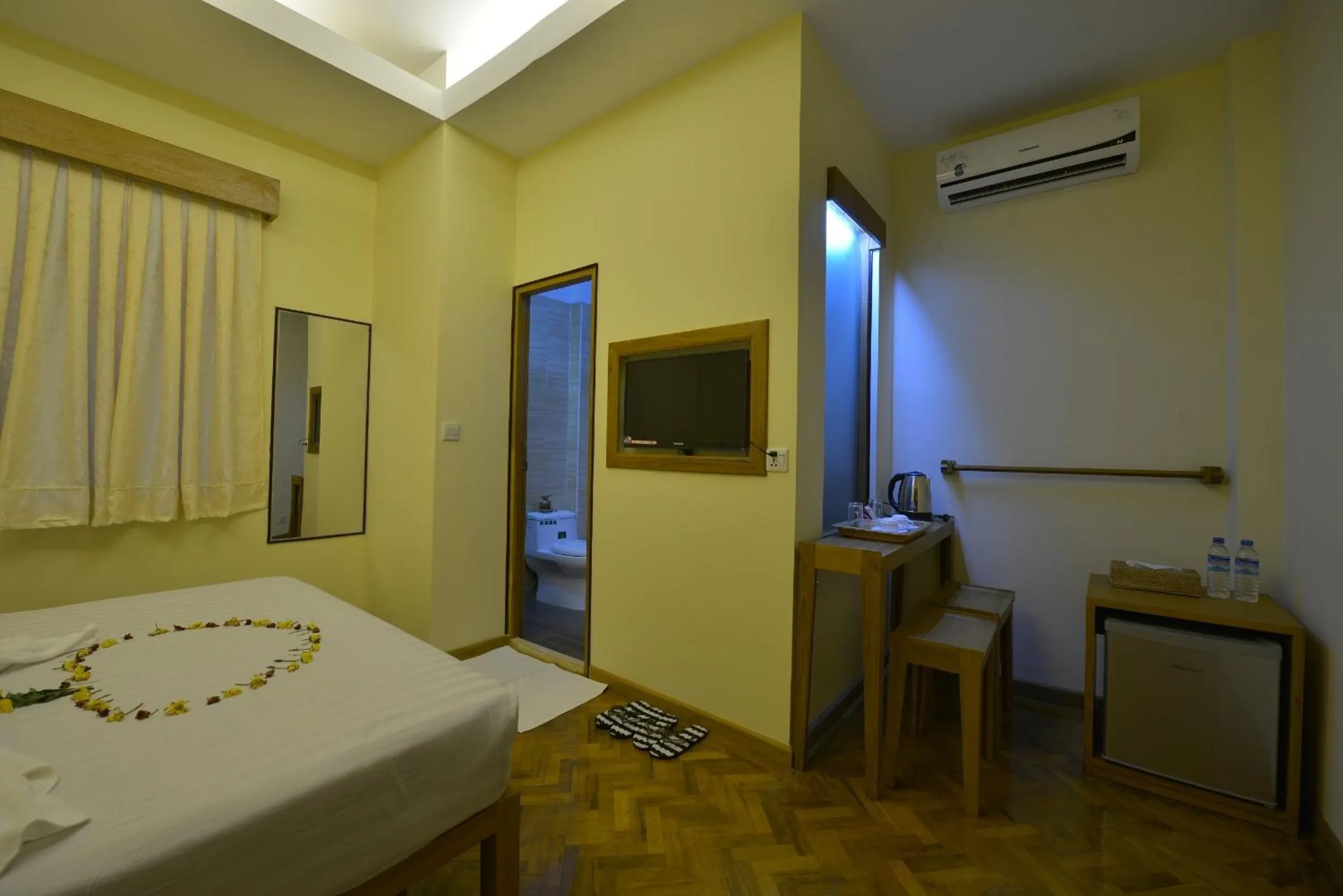 Decorative detail, Bed in Northern Breeze Hotel