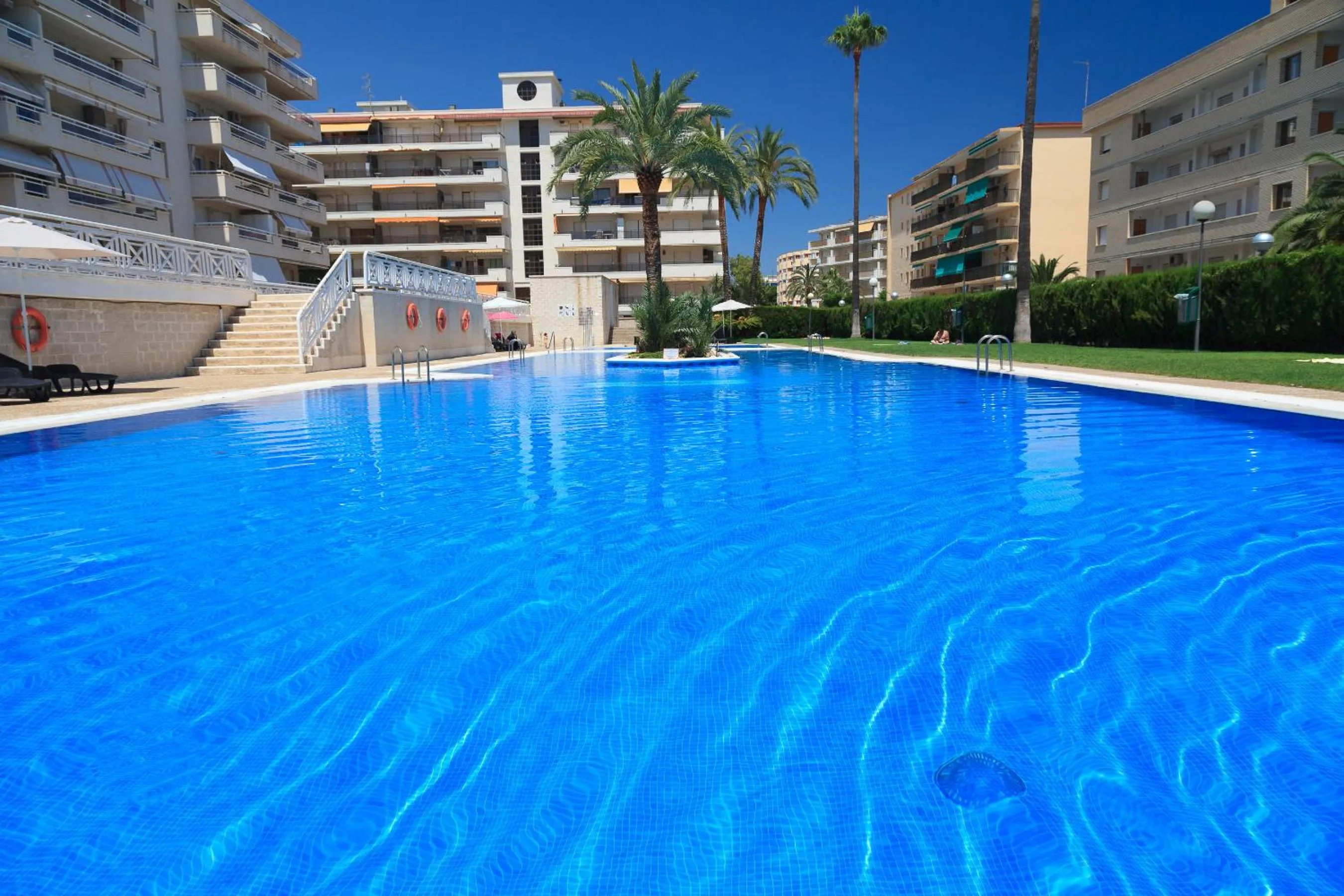 UHC Aquamarina Apartments