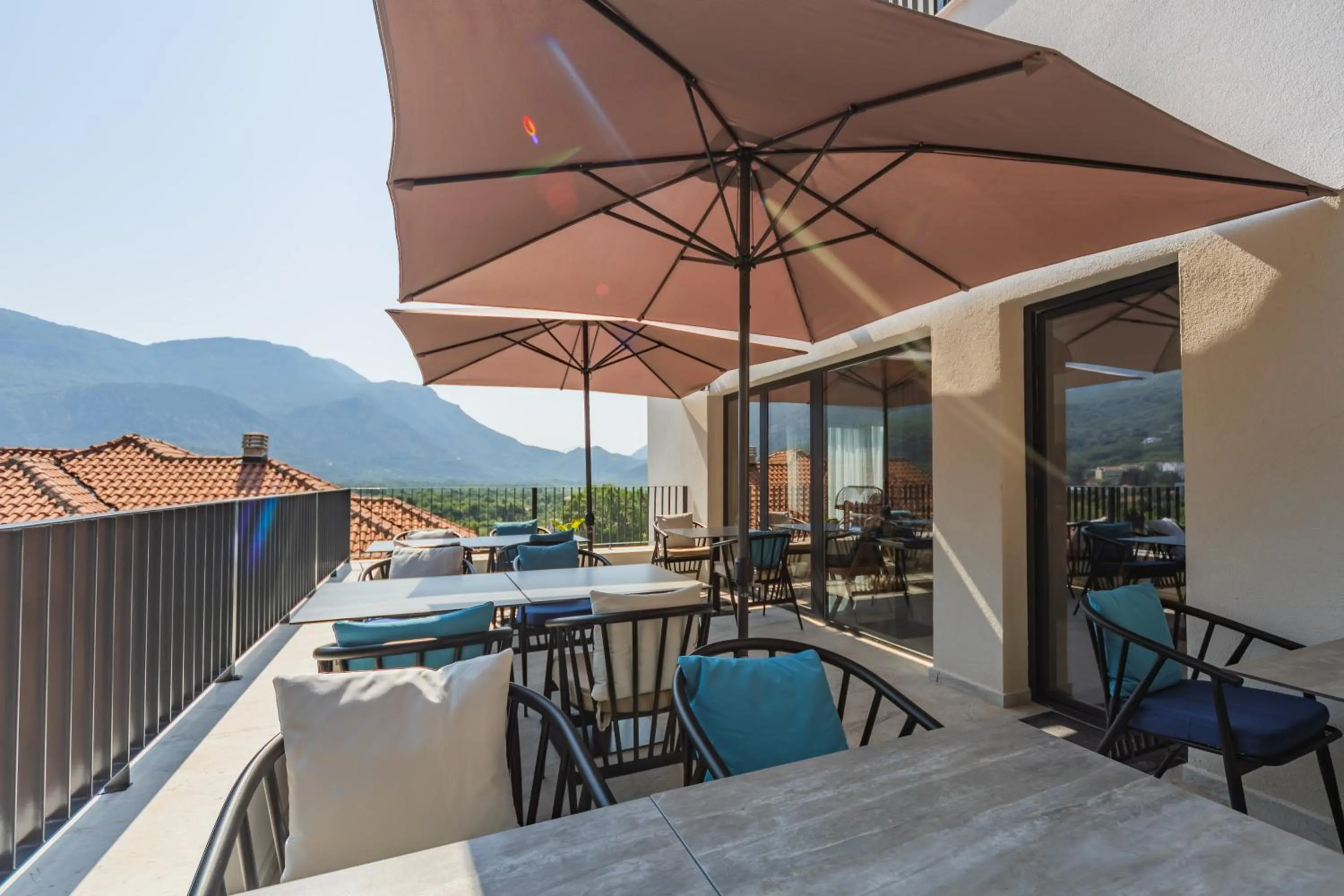 Restaurant/places to eat in Hotel AQUILO