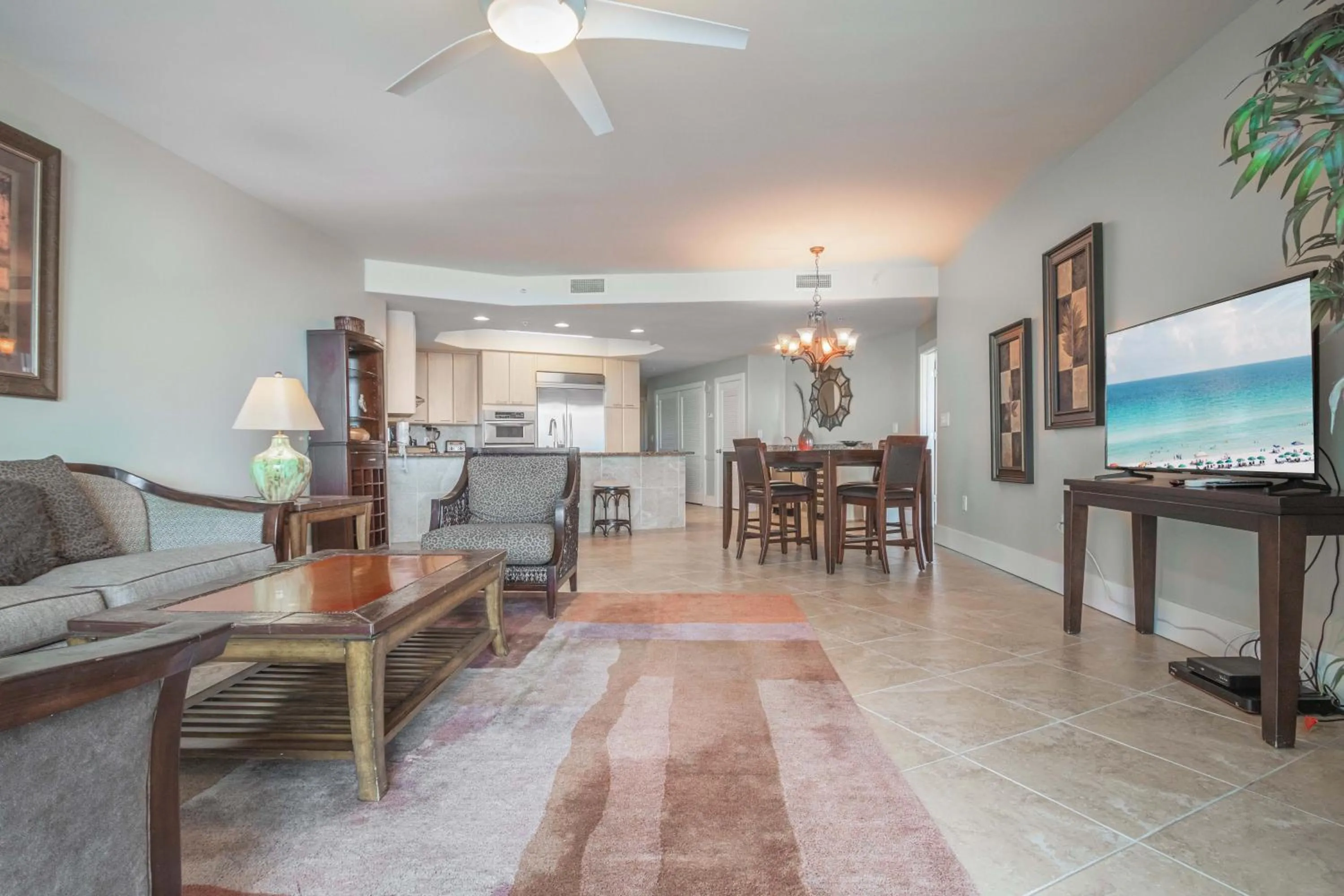Living room in Caribe Resort by Hosteeva