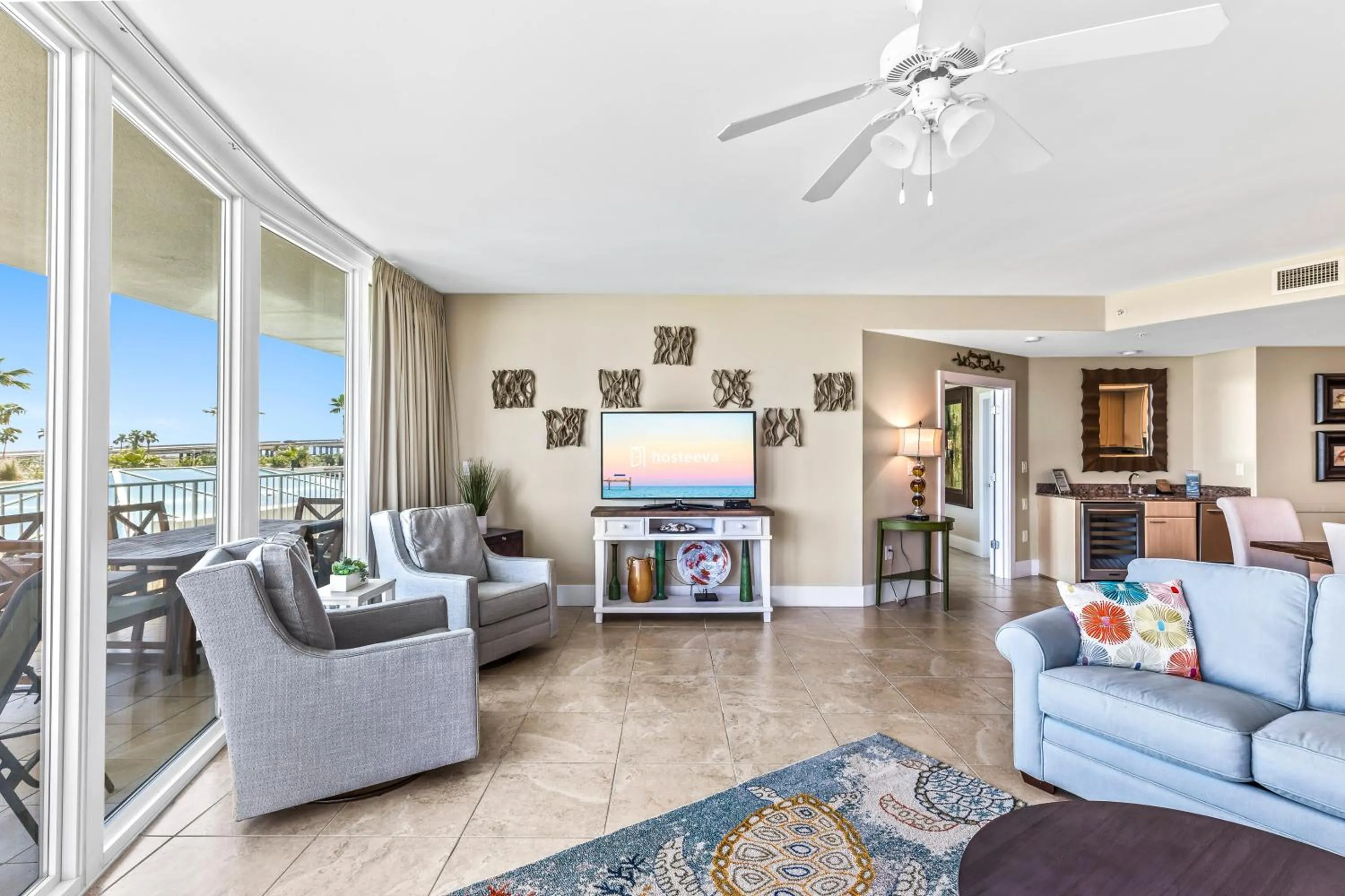 Living room in Caribe Resort by Hosteeva