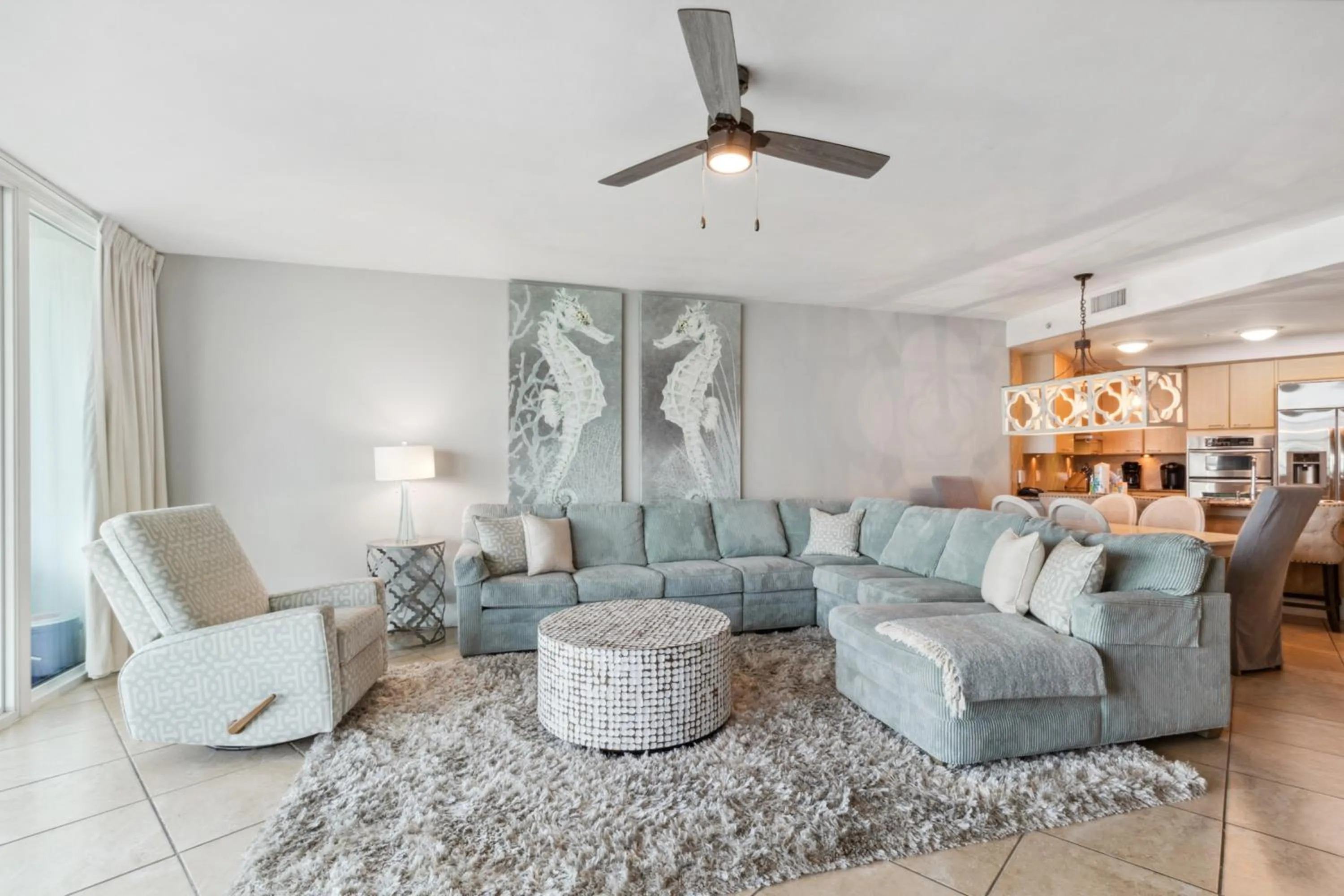 Living room in Caribe Resort by Hosteeva