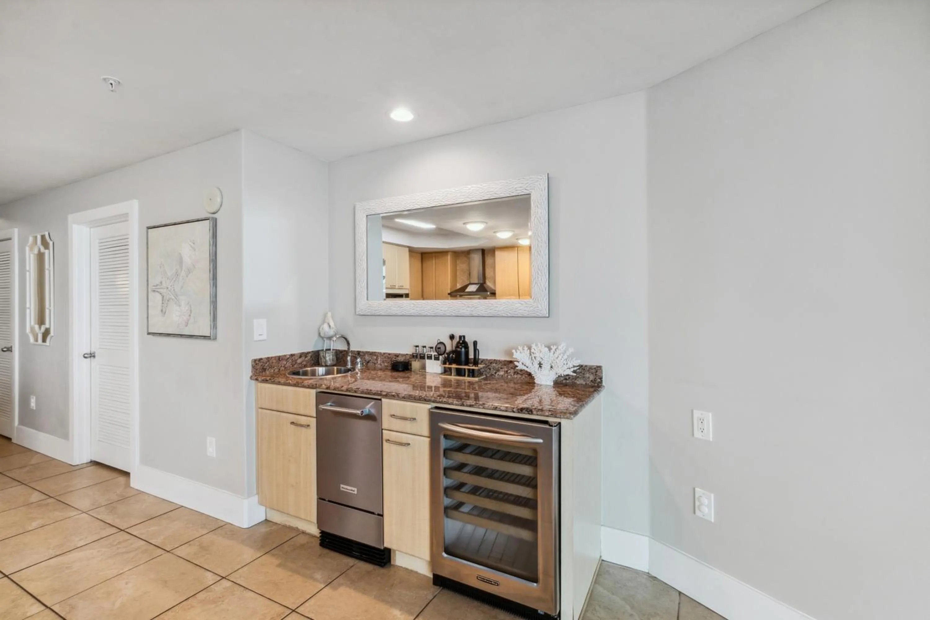 Kitchen or kitchenette in Caribe Resort by Hosteeva