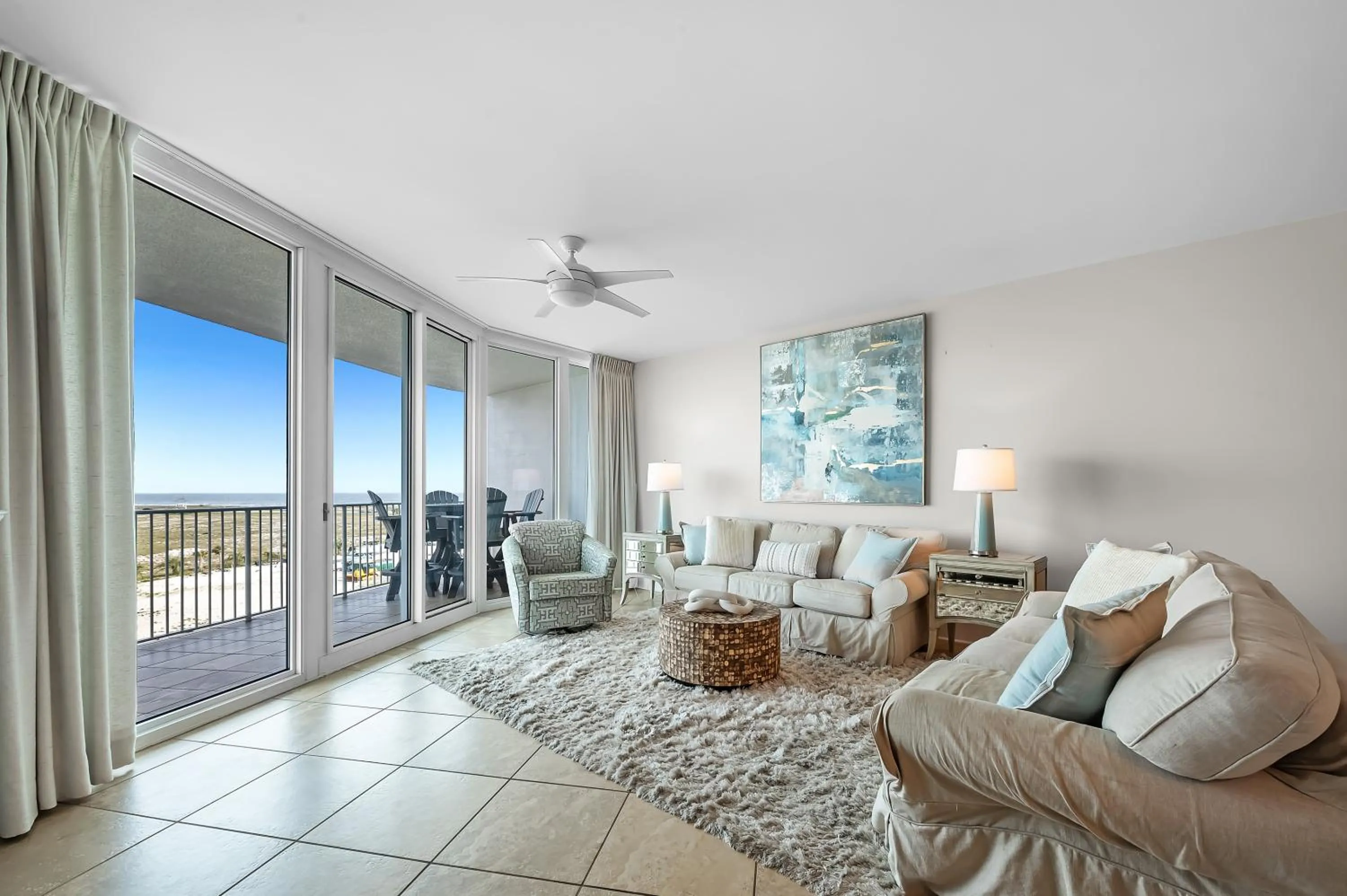 Living room in Caribe Resort by Hosteeva