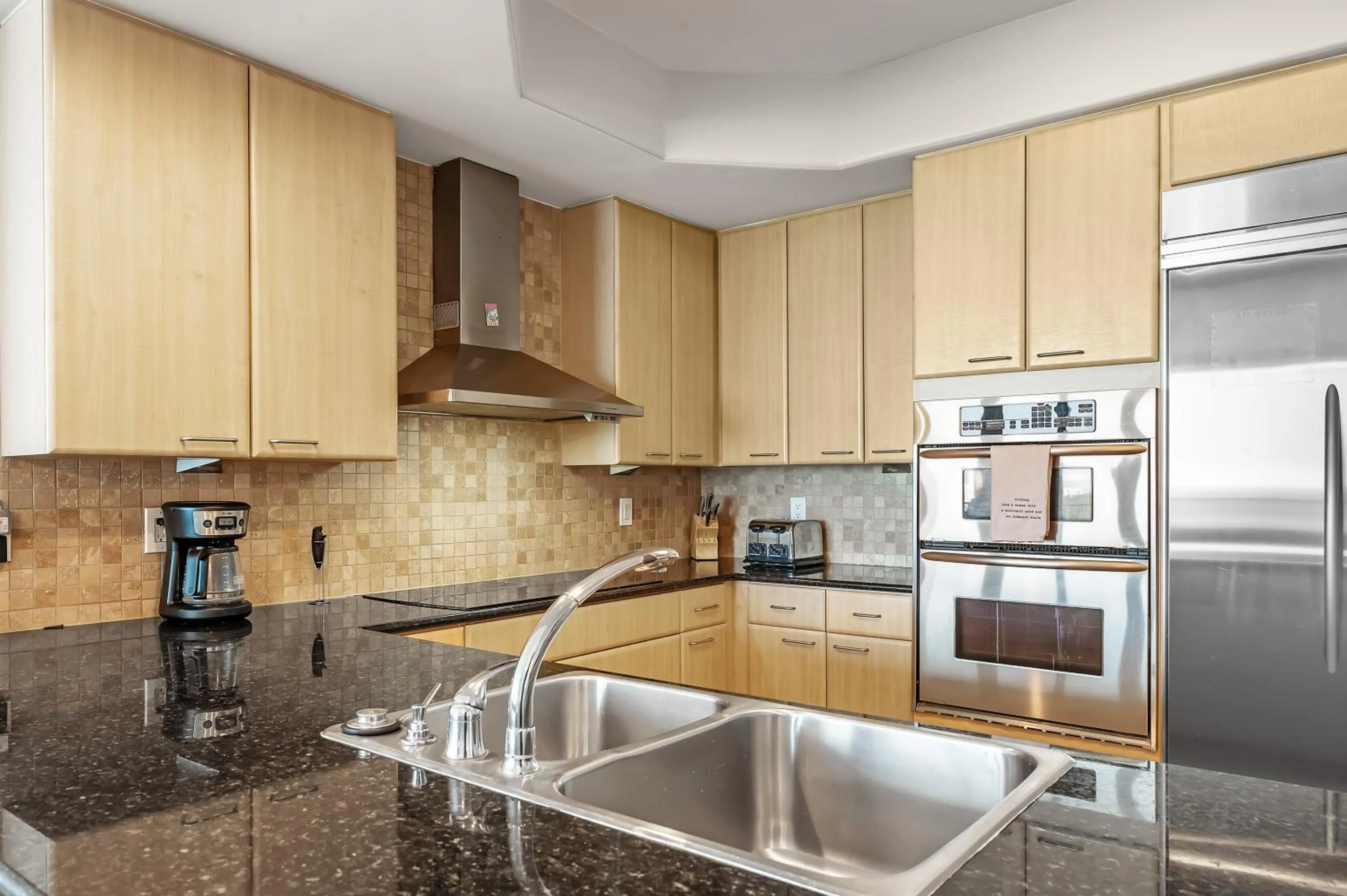 Kitchen or kitchenette in Caribe Resort by Hosteeva