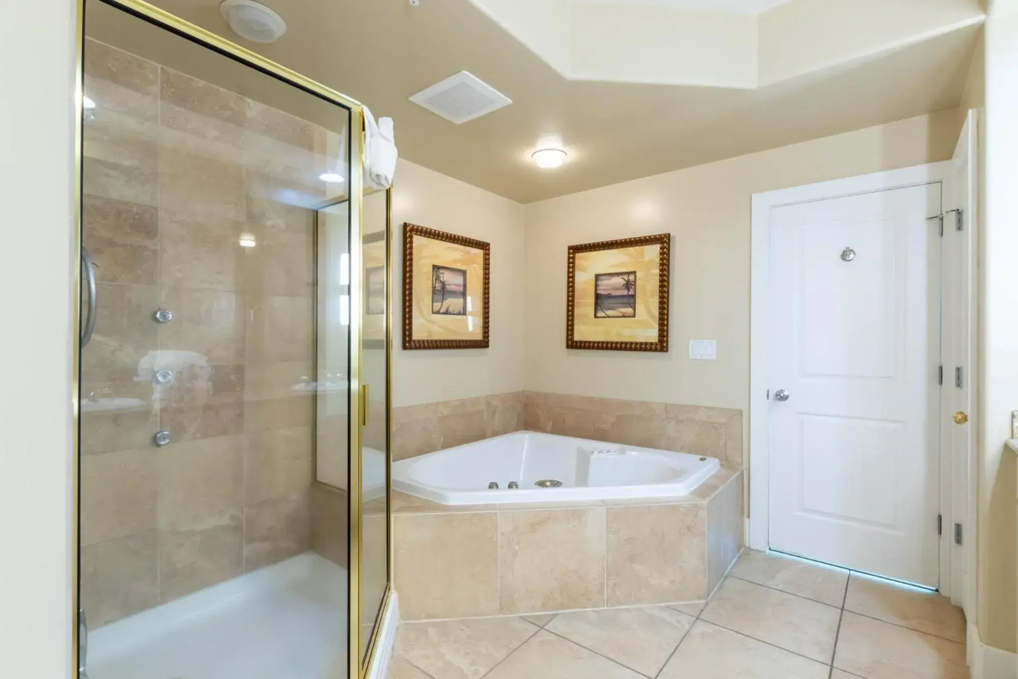 Three-Bedroom Apartment in Caribe Resort by Hosteeva Three-Bedroom Apartment in Caribe Resort by Hosteeva