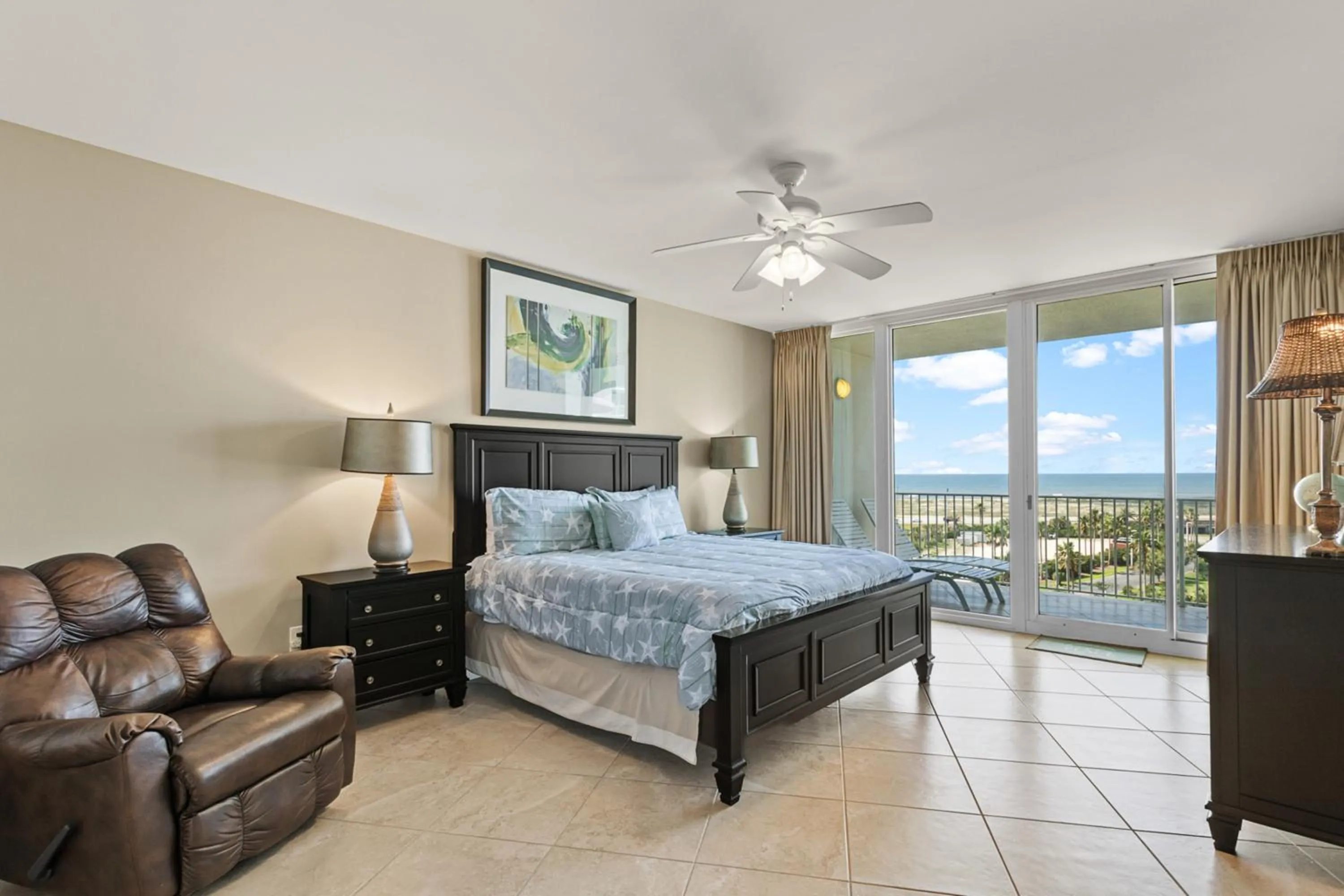 Bedroom, Bed in Caribe Resort by Hosteeva