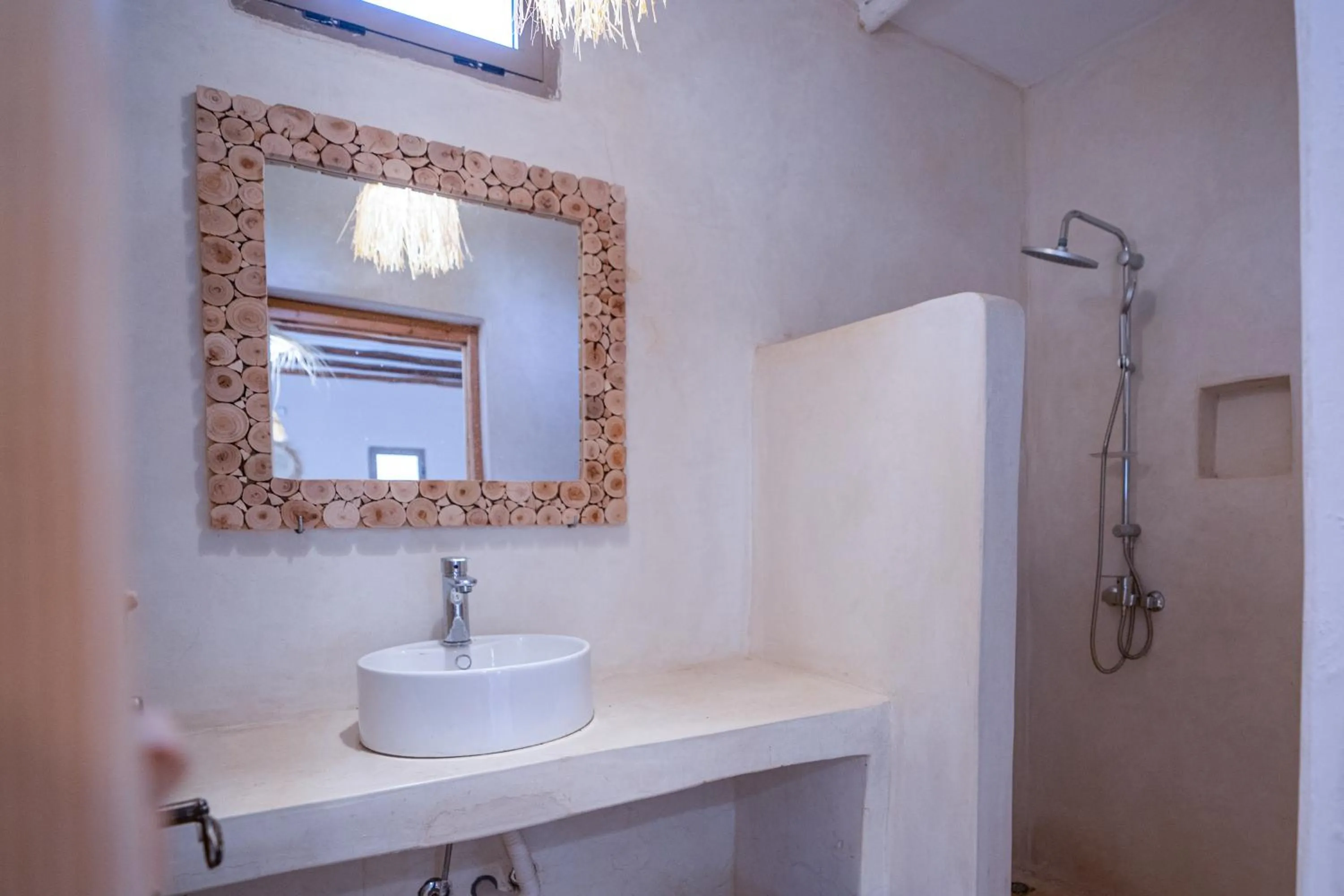 Shower in The garden of Asni