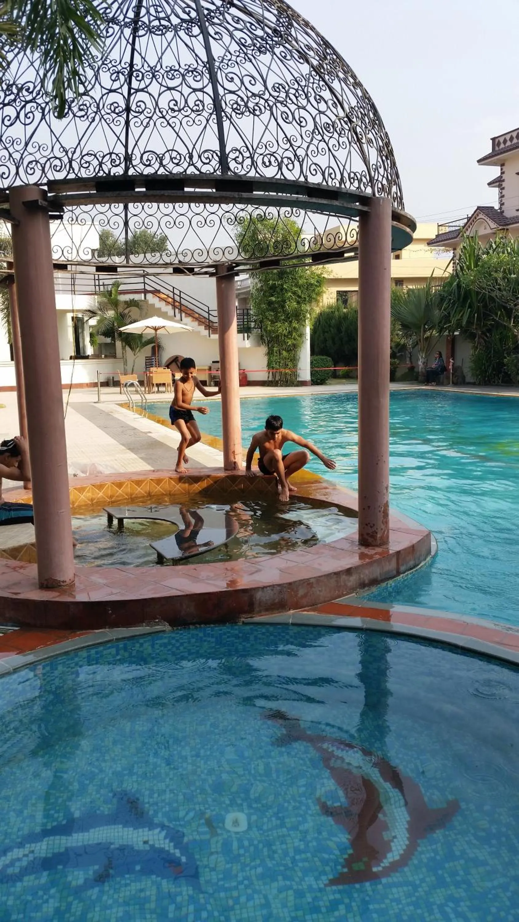 Swimming pool in Club De Novo Hotel