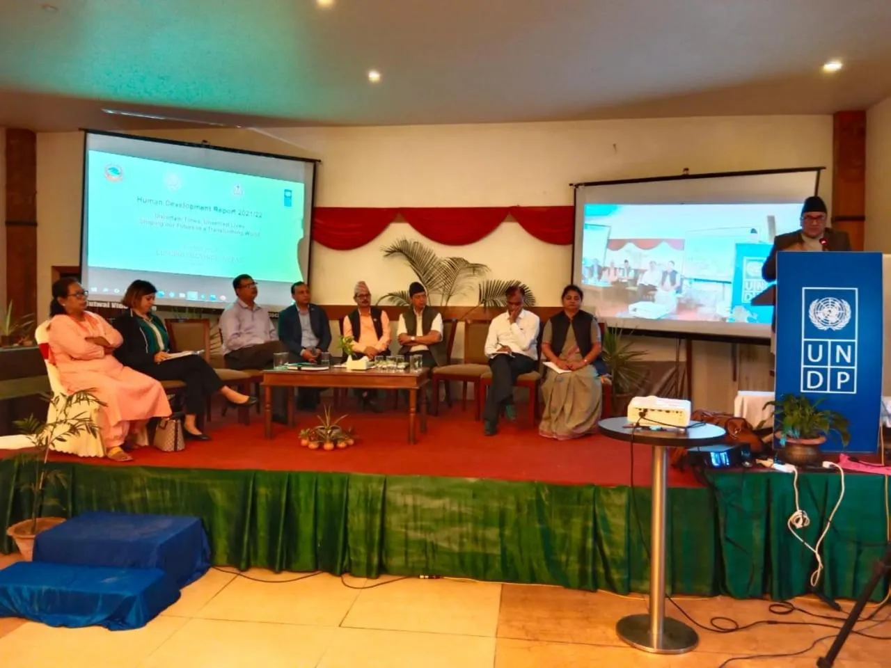 People in Club De Novo Hotel