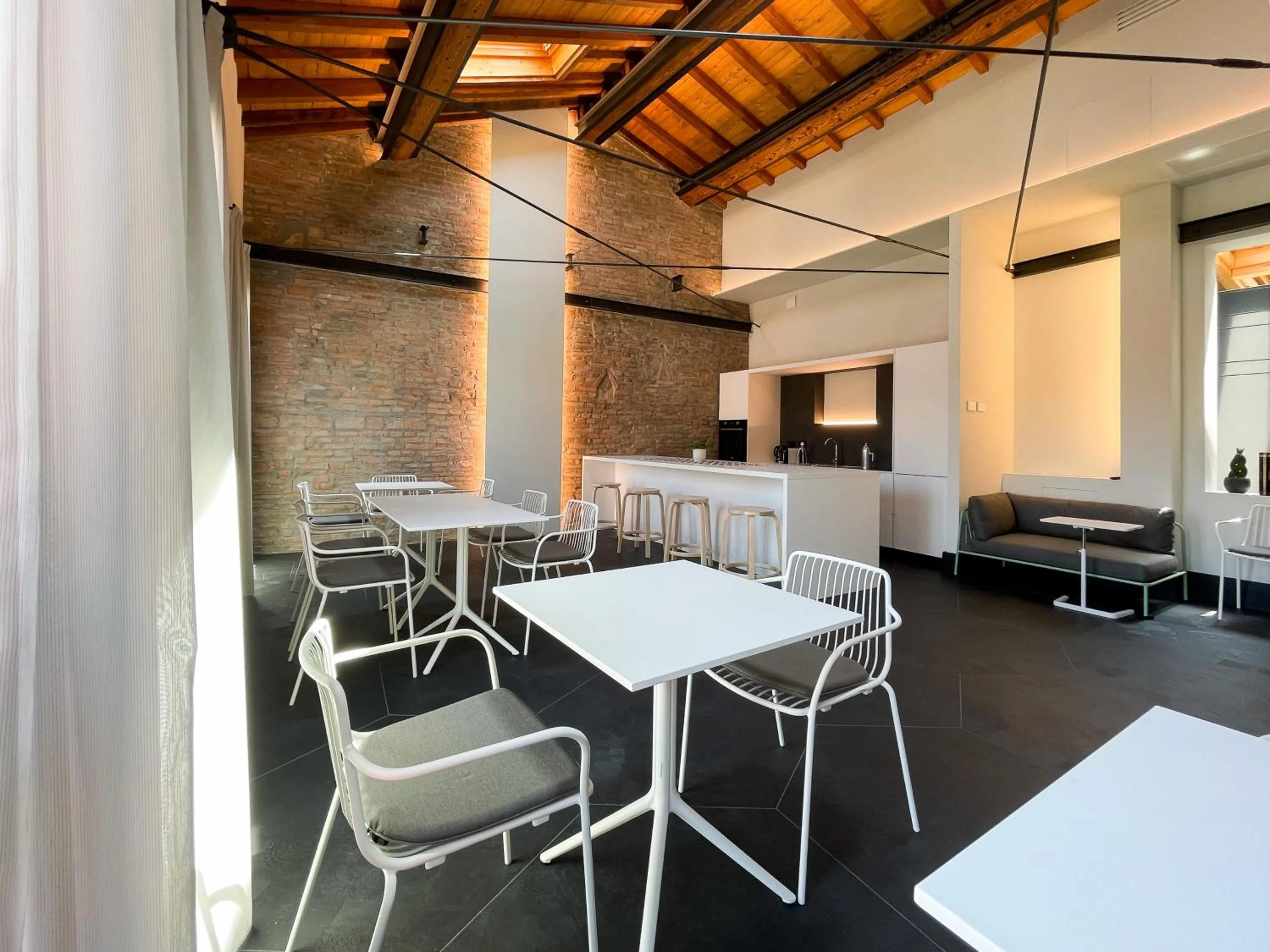 Communal lounge/ TV room in Canalchiaro 13