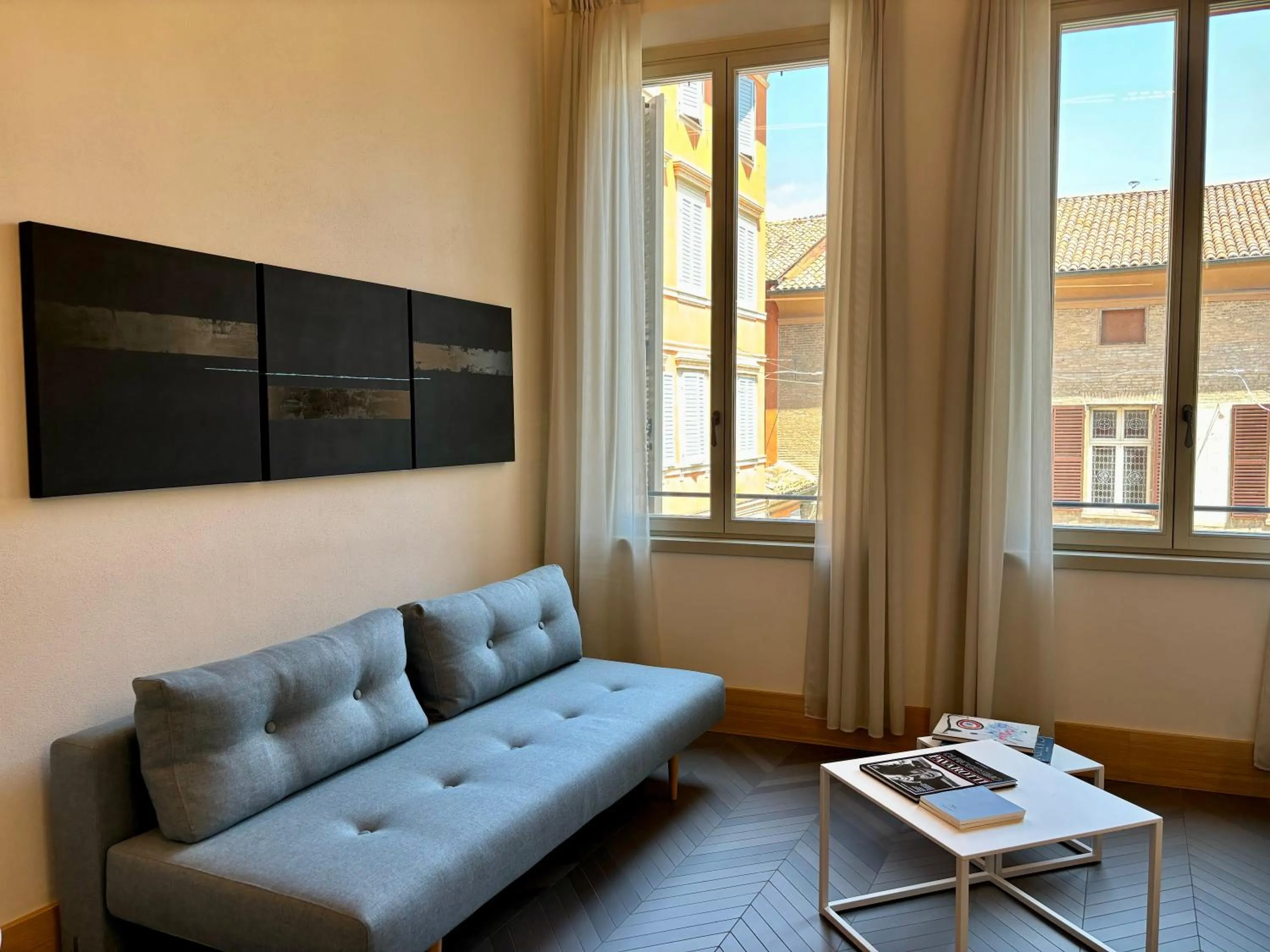 Living room in Canalchiaro 13