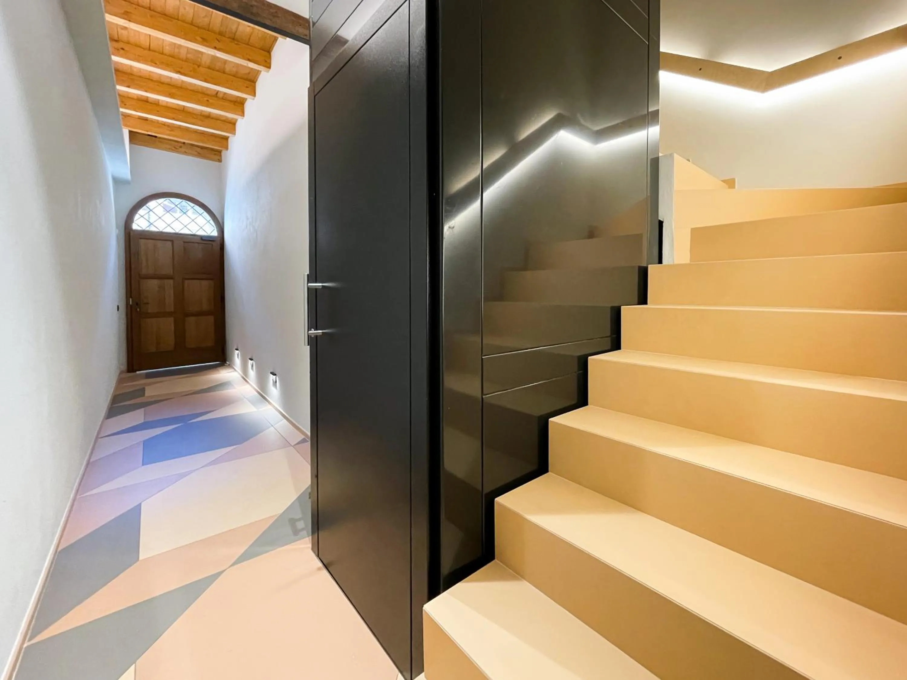 elevator in Canalchiaro 13