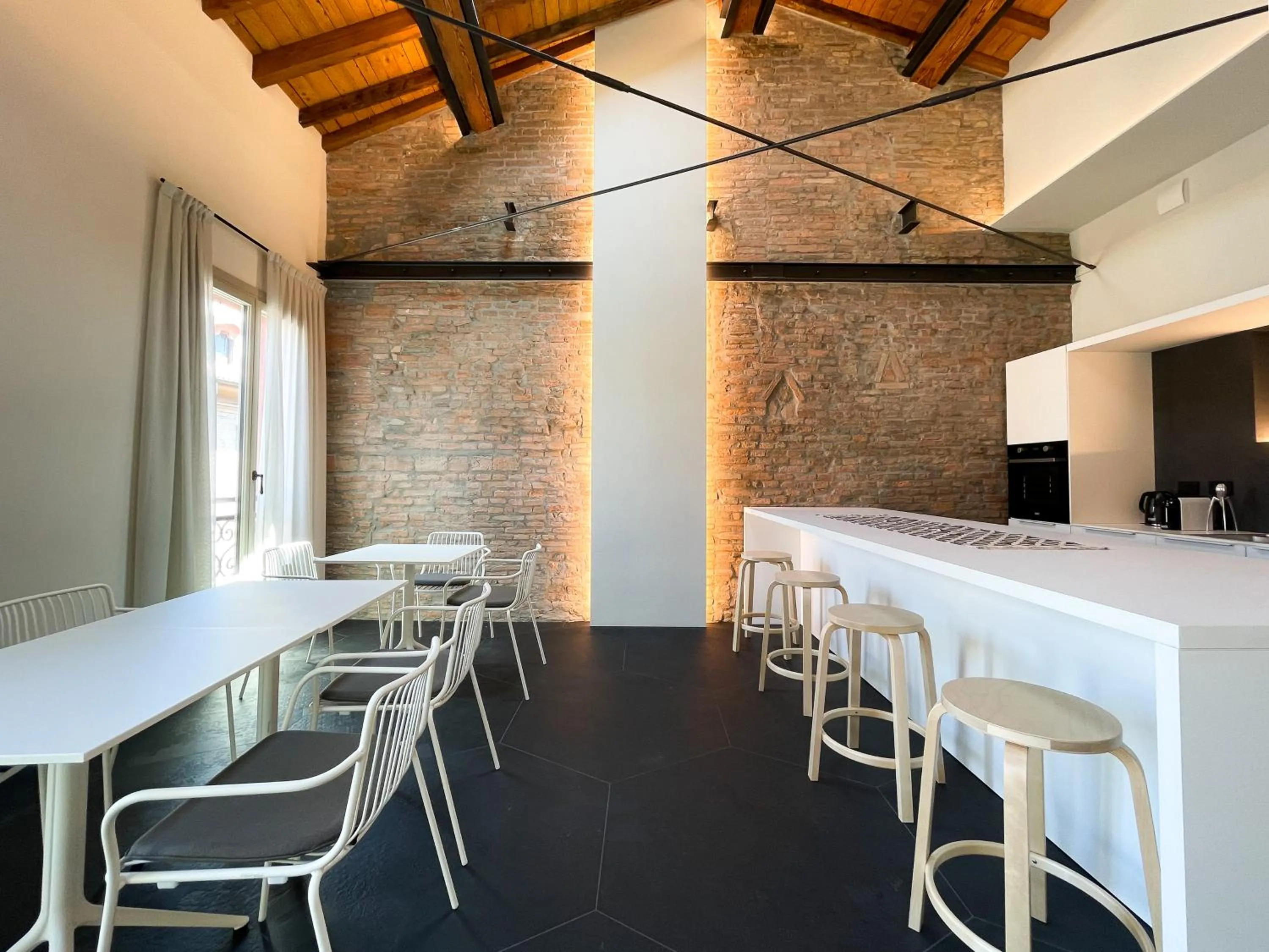 Communal lounge/ TV room in Canalchiaro 13