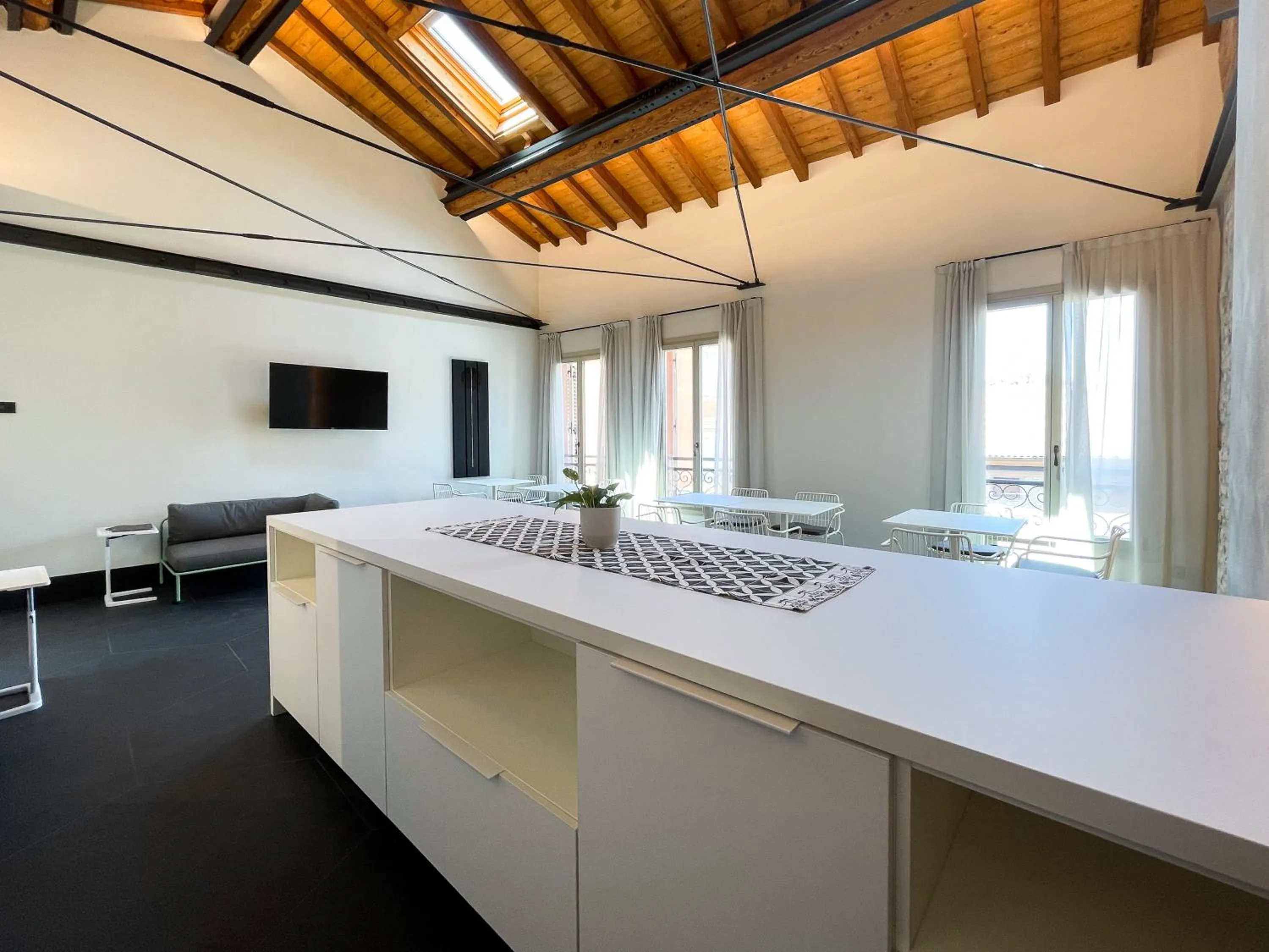Communal lounge/ TV room, Bed in Canalchiaro 13